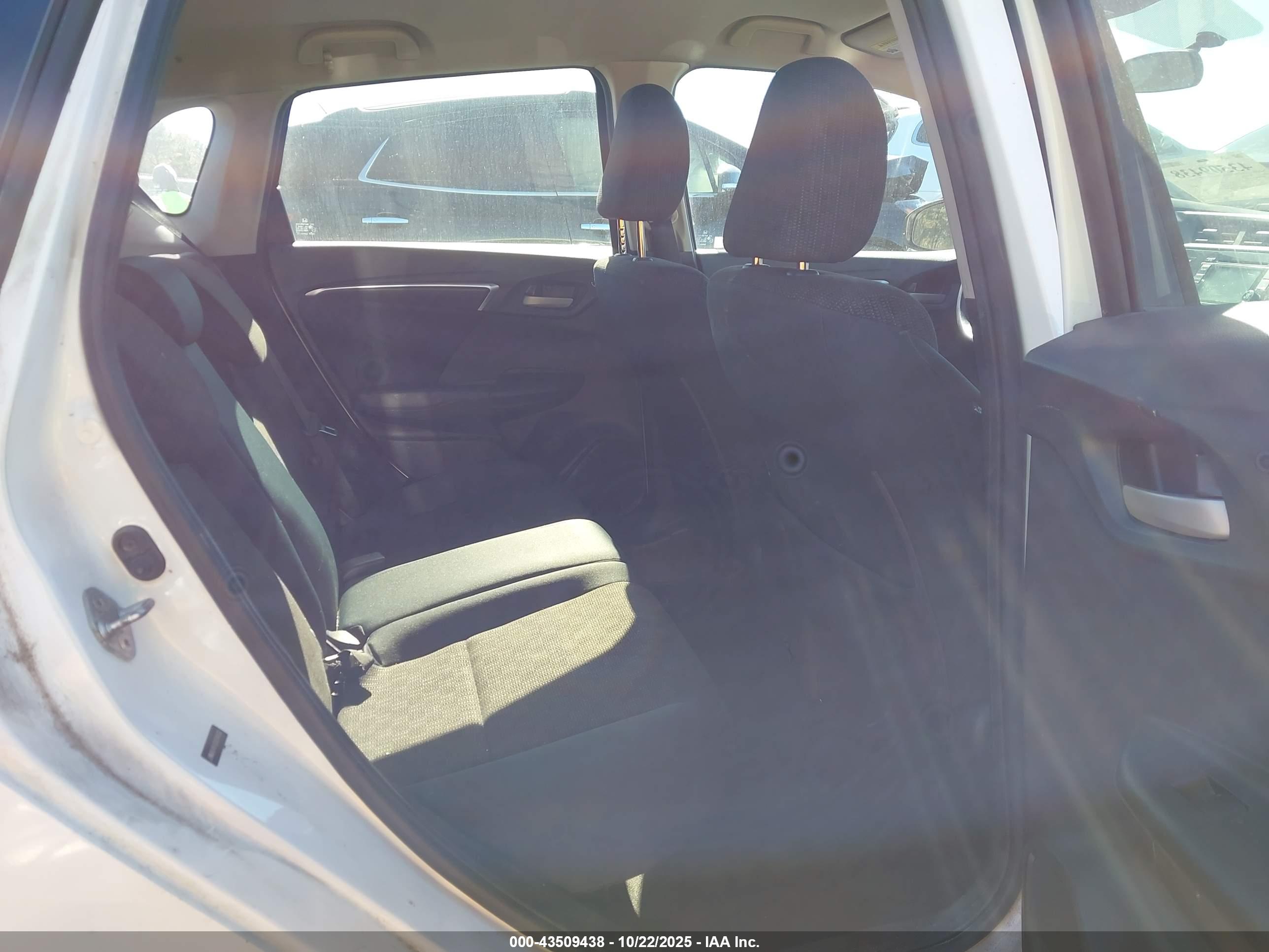 HONDA FIT image 8