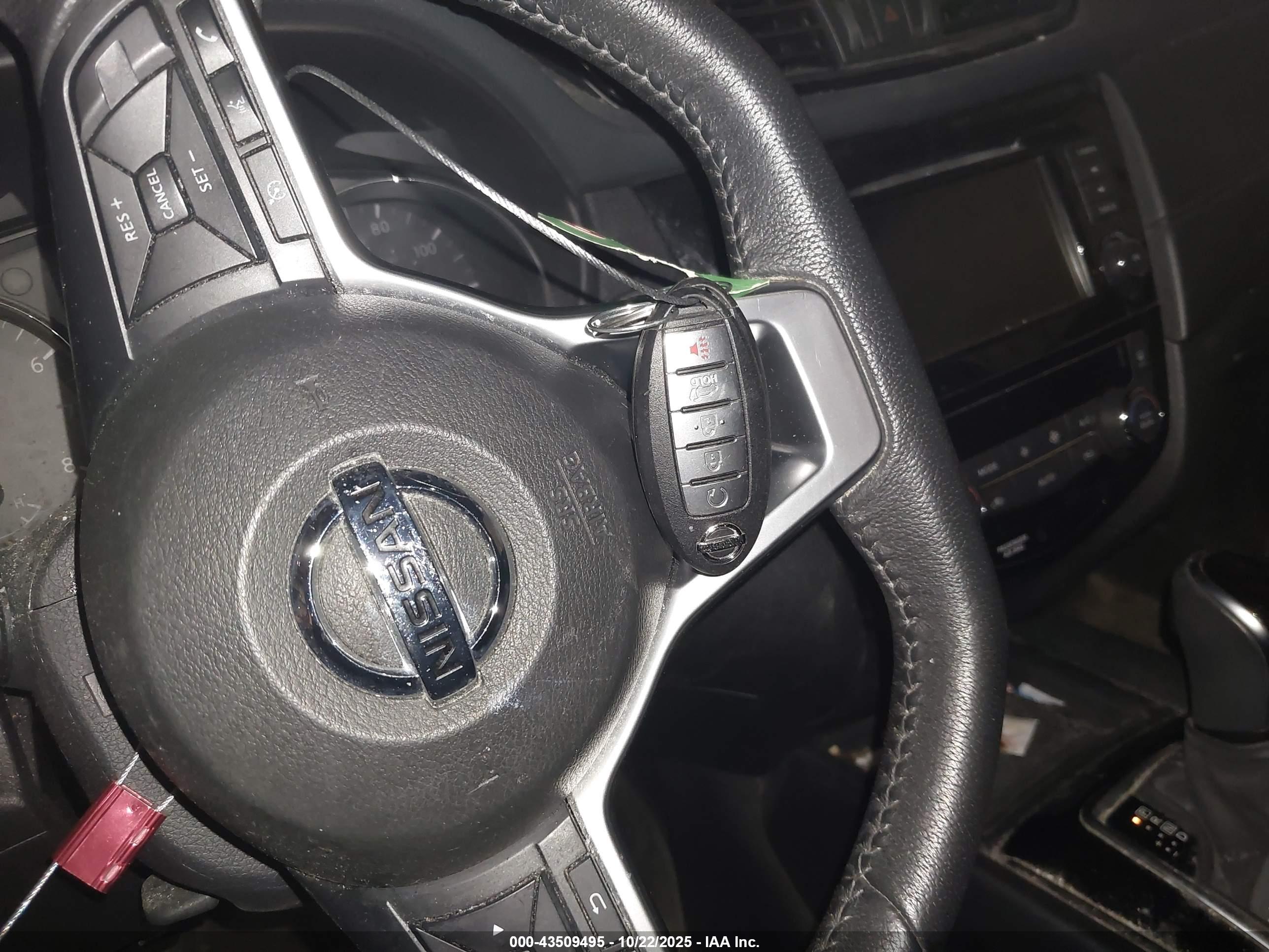 NISSAN ROGUE image 11