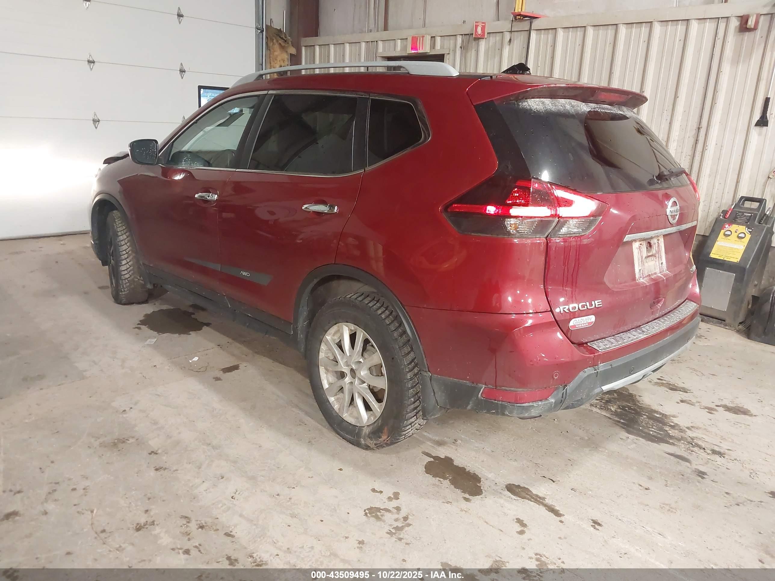 NISSAN ROGUE image 3