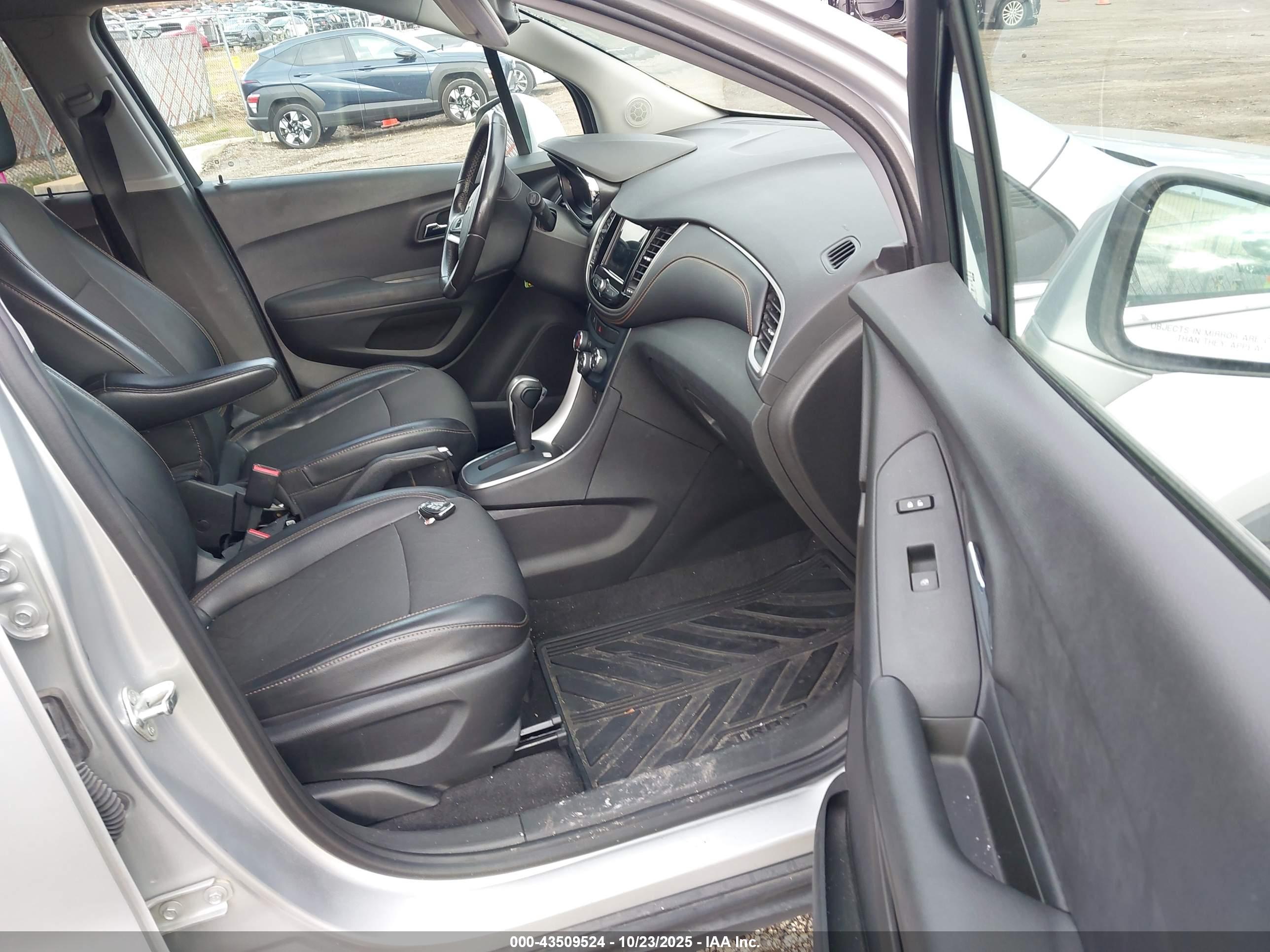 CHEVROLET TRAX image 5
