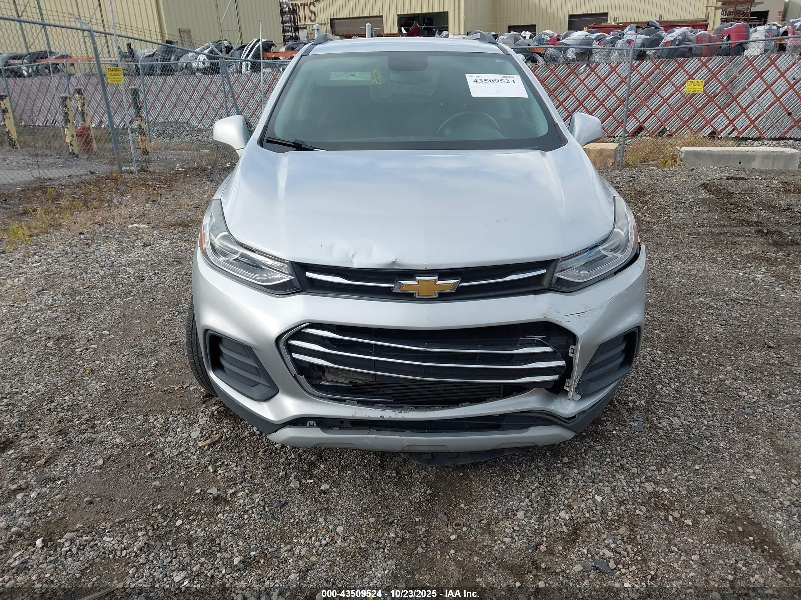 CHEVROLET TRAX image 6