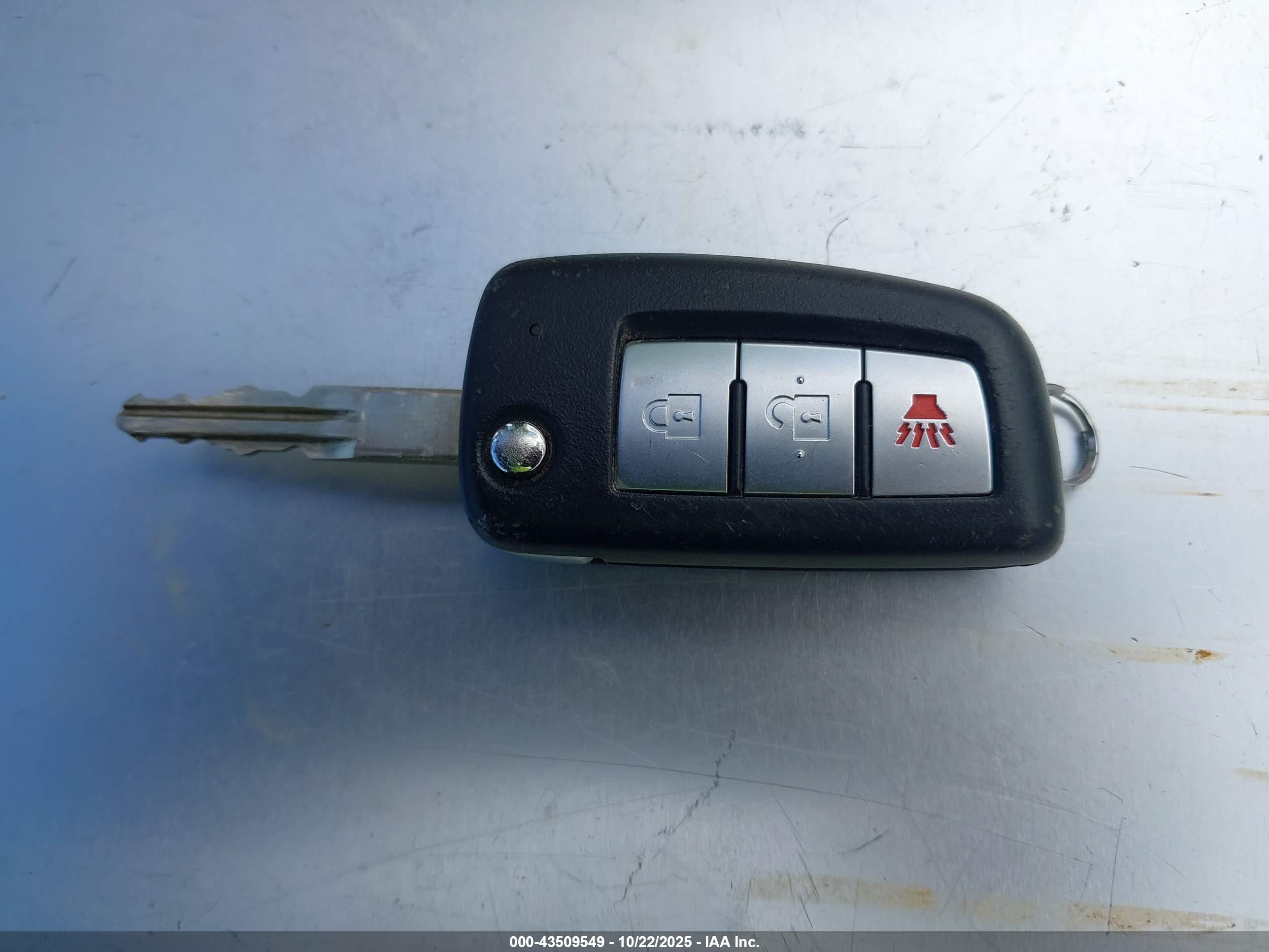 NISSAN ROGUE image 11
