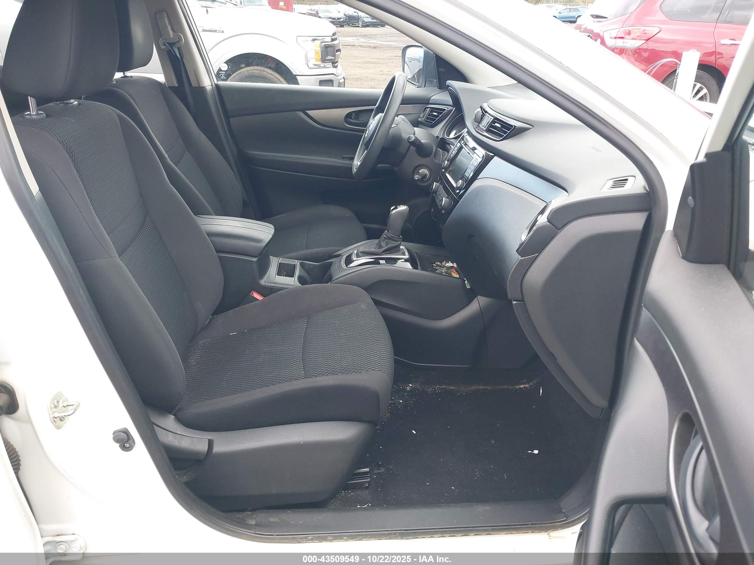NISSAN ROGUE image 5