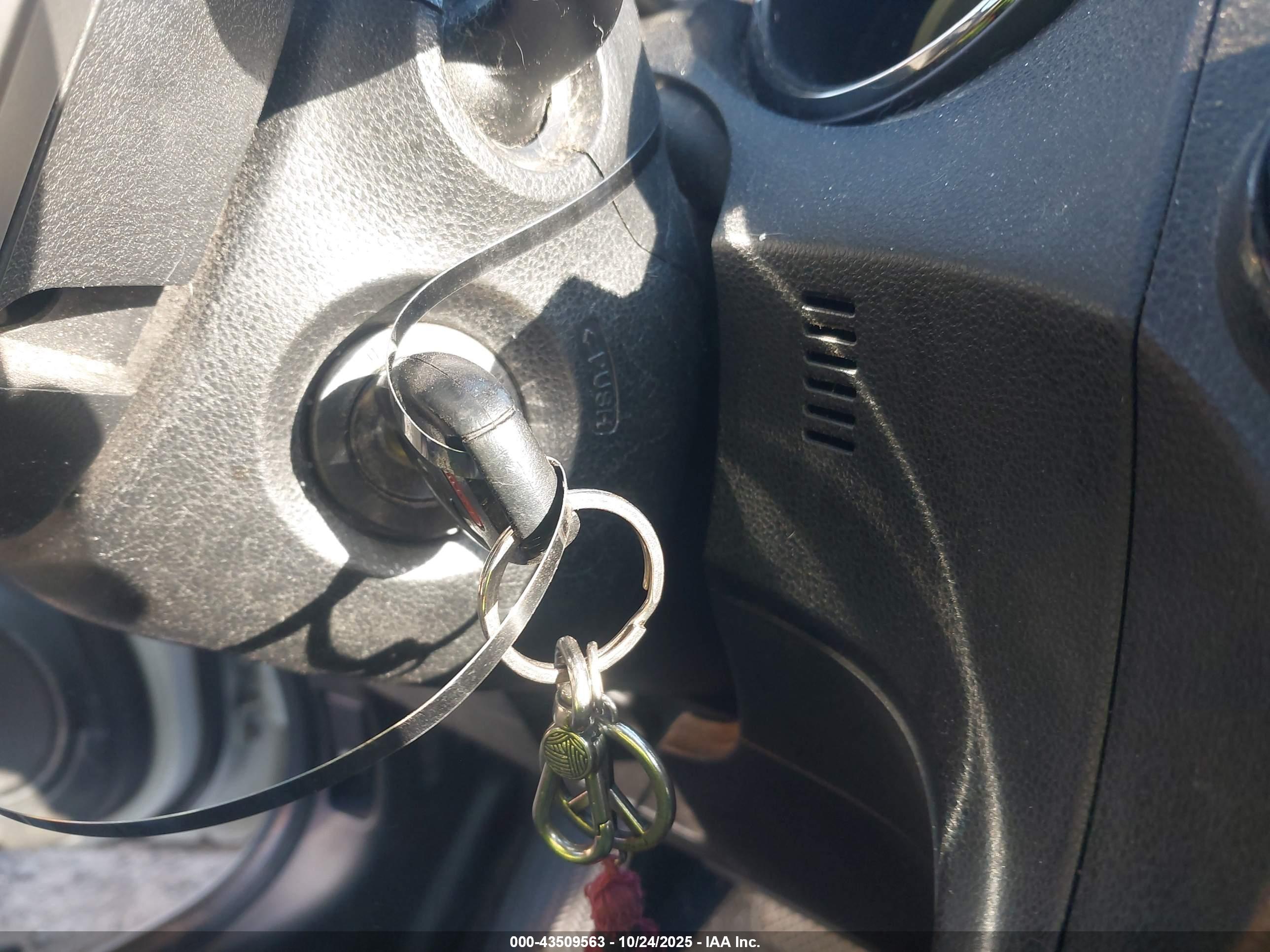 HONDA FIT image 11