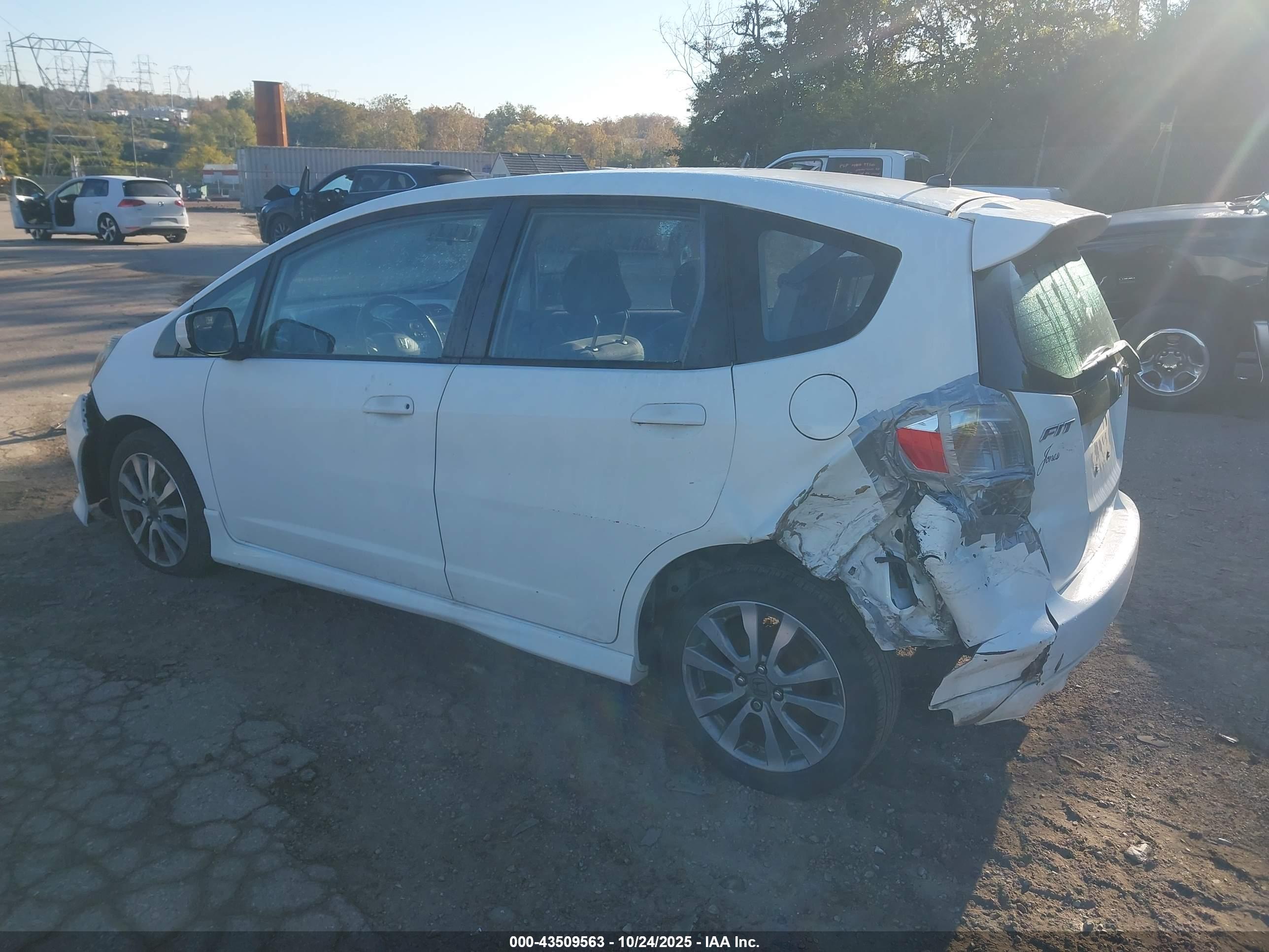 HONDA FIT image 3