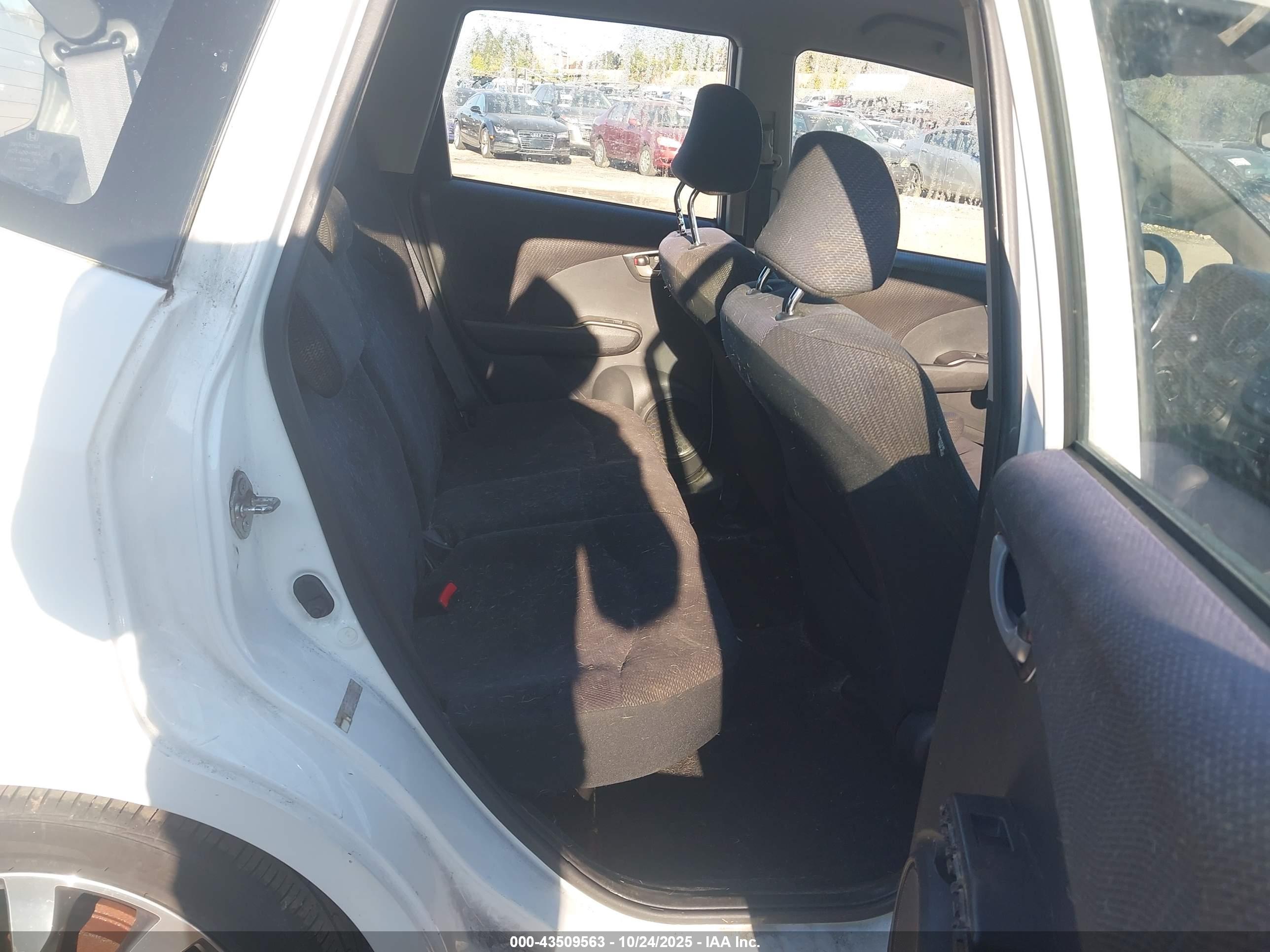 HONDA FIT image 8