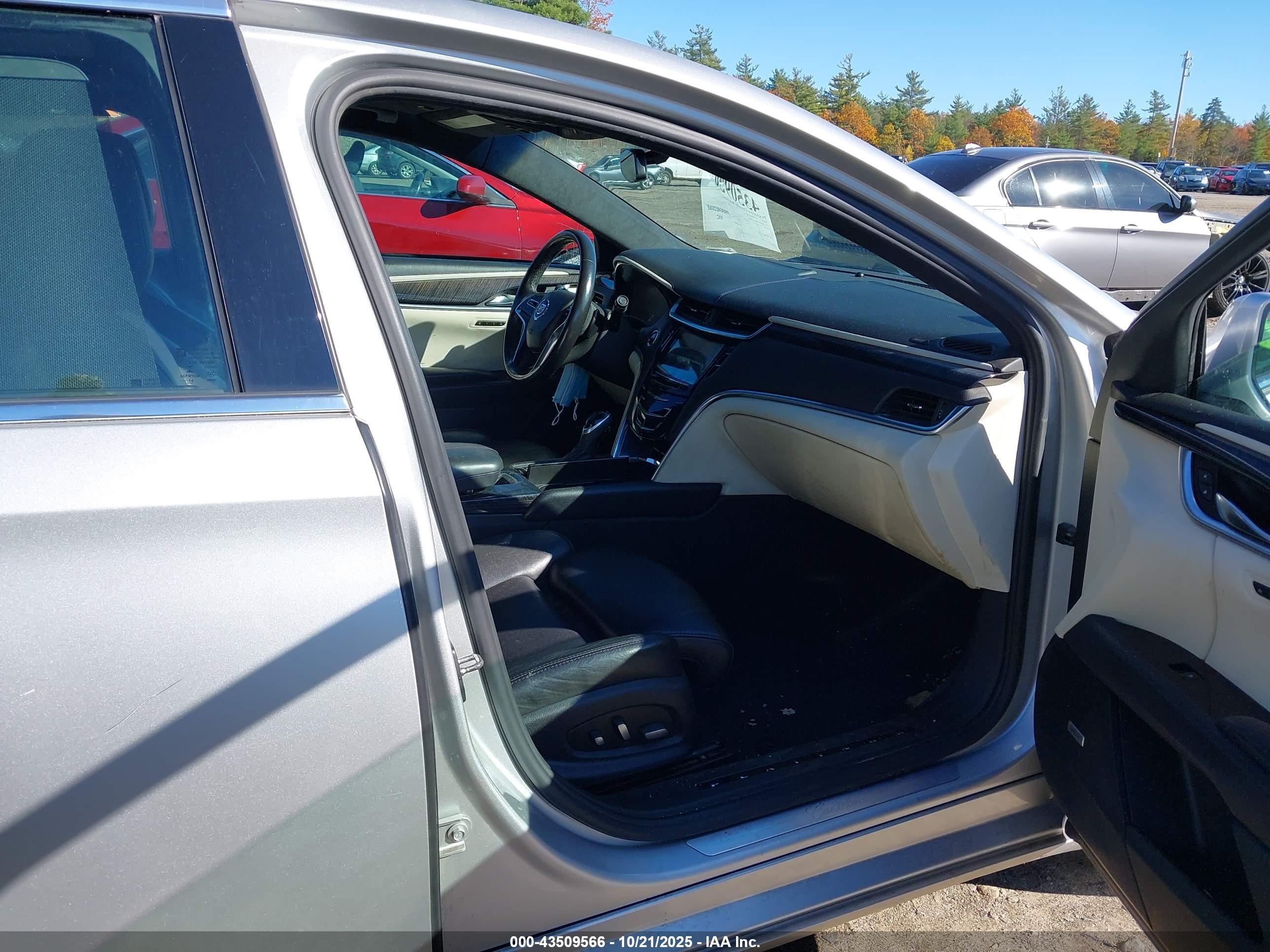 CADILLAC XTS image 5