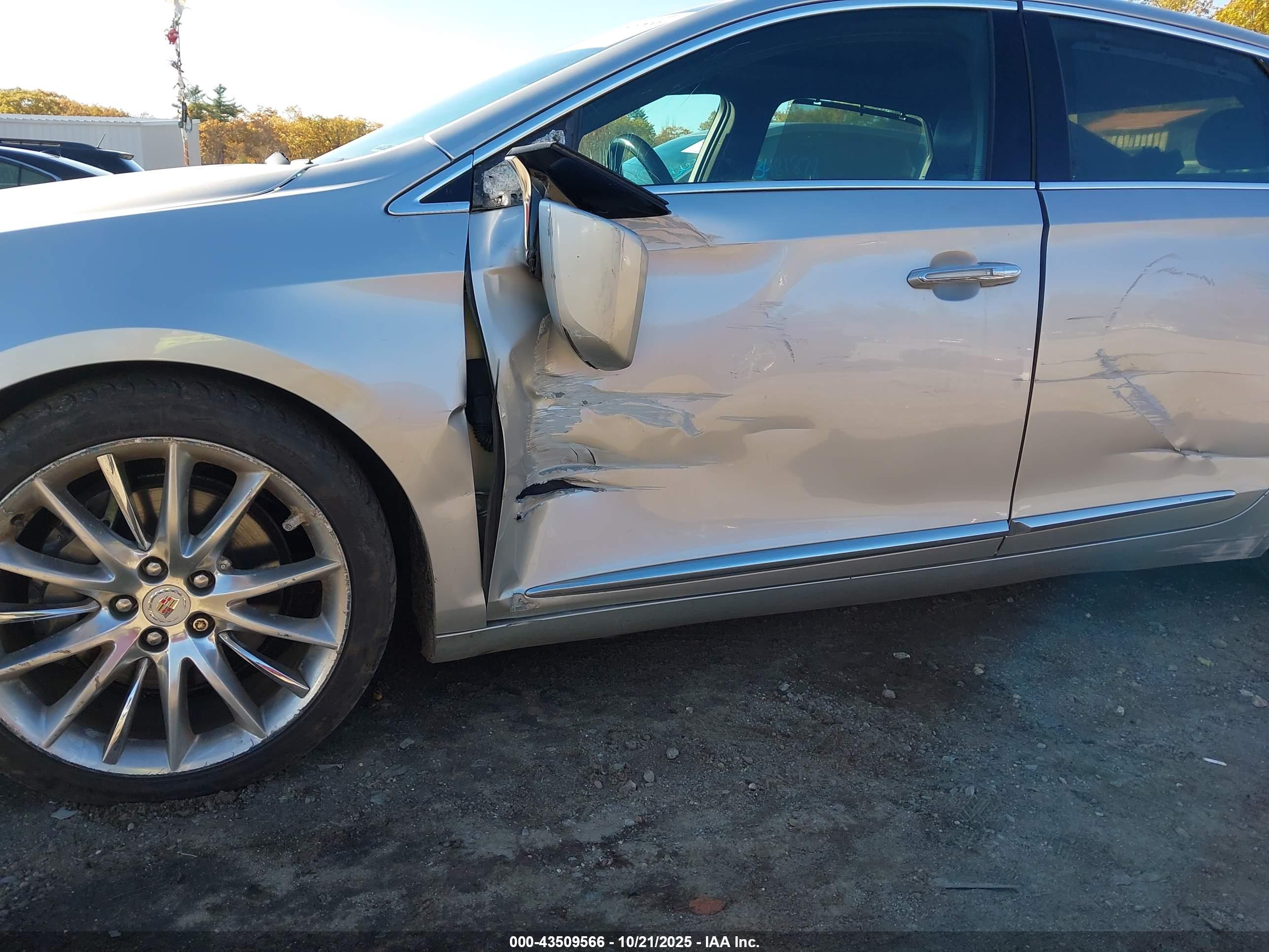 CADILLAC XTS image 6