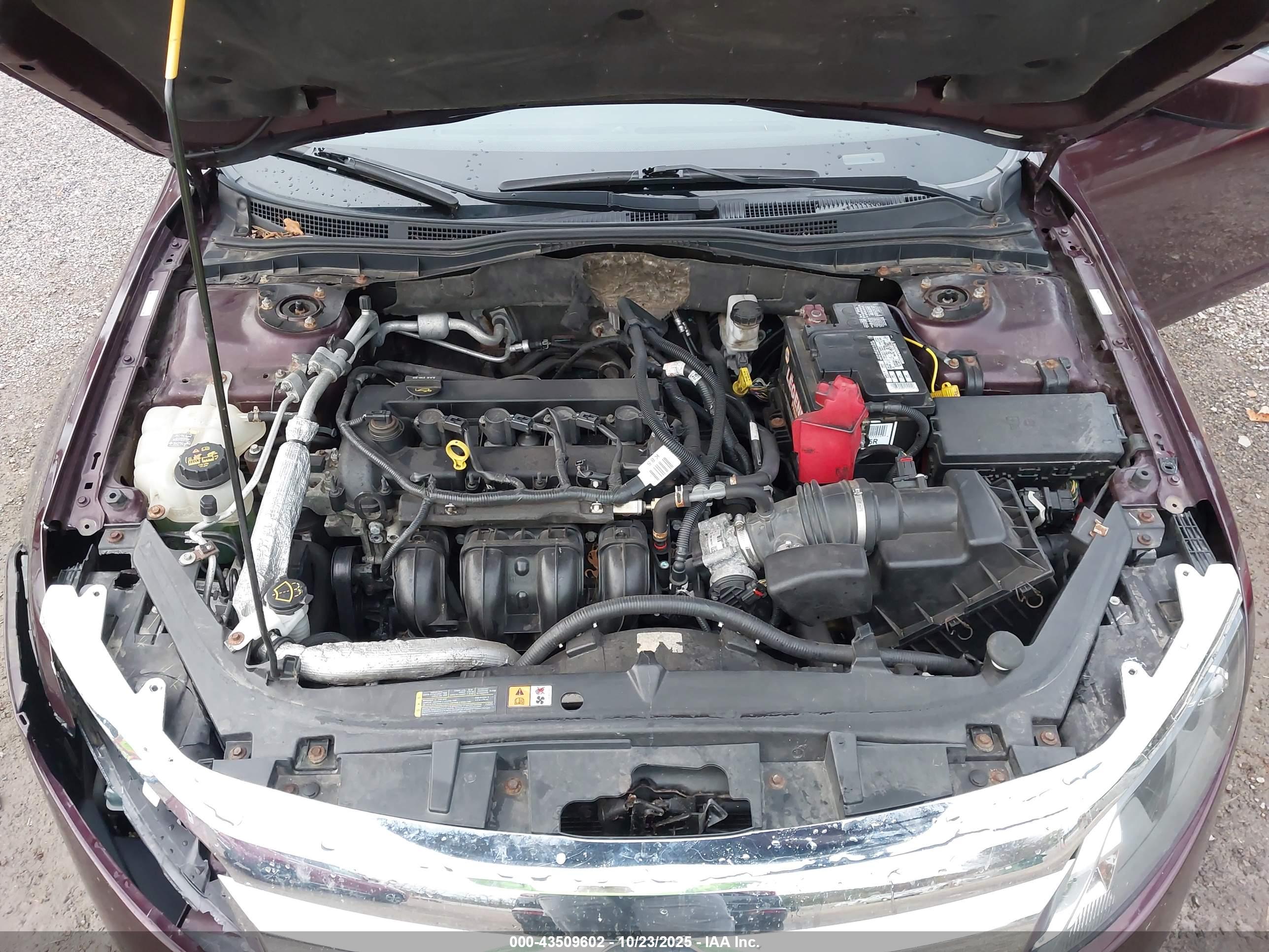 FORD FUSION image 10