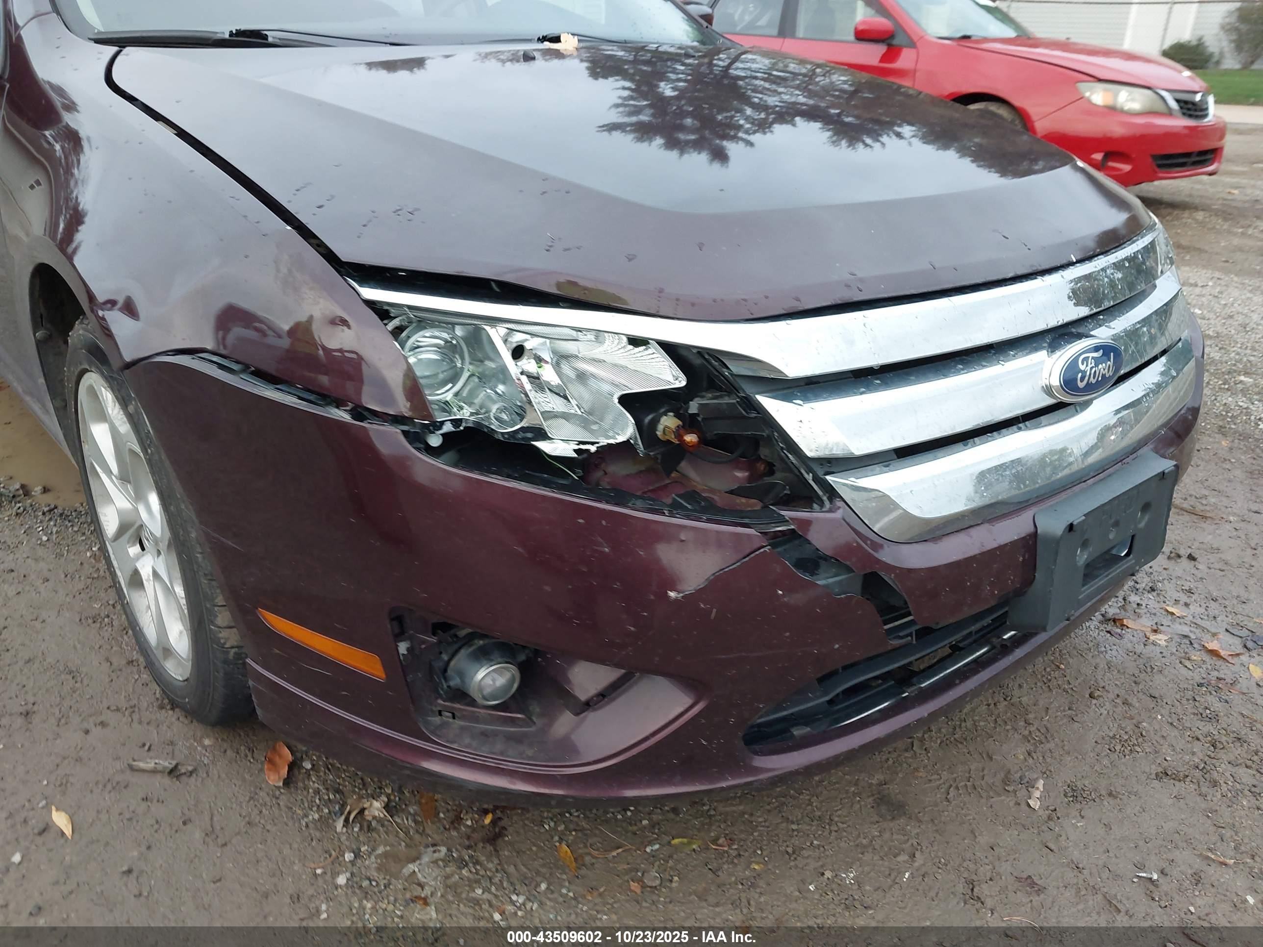 FORD FUSION image 6