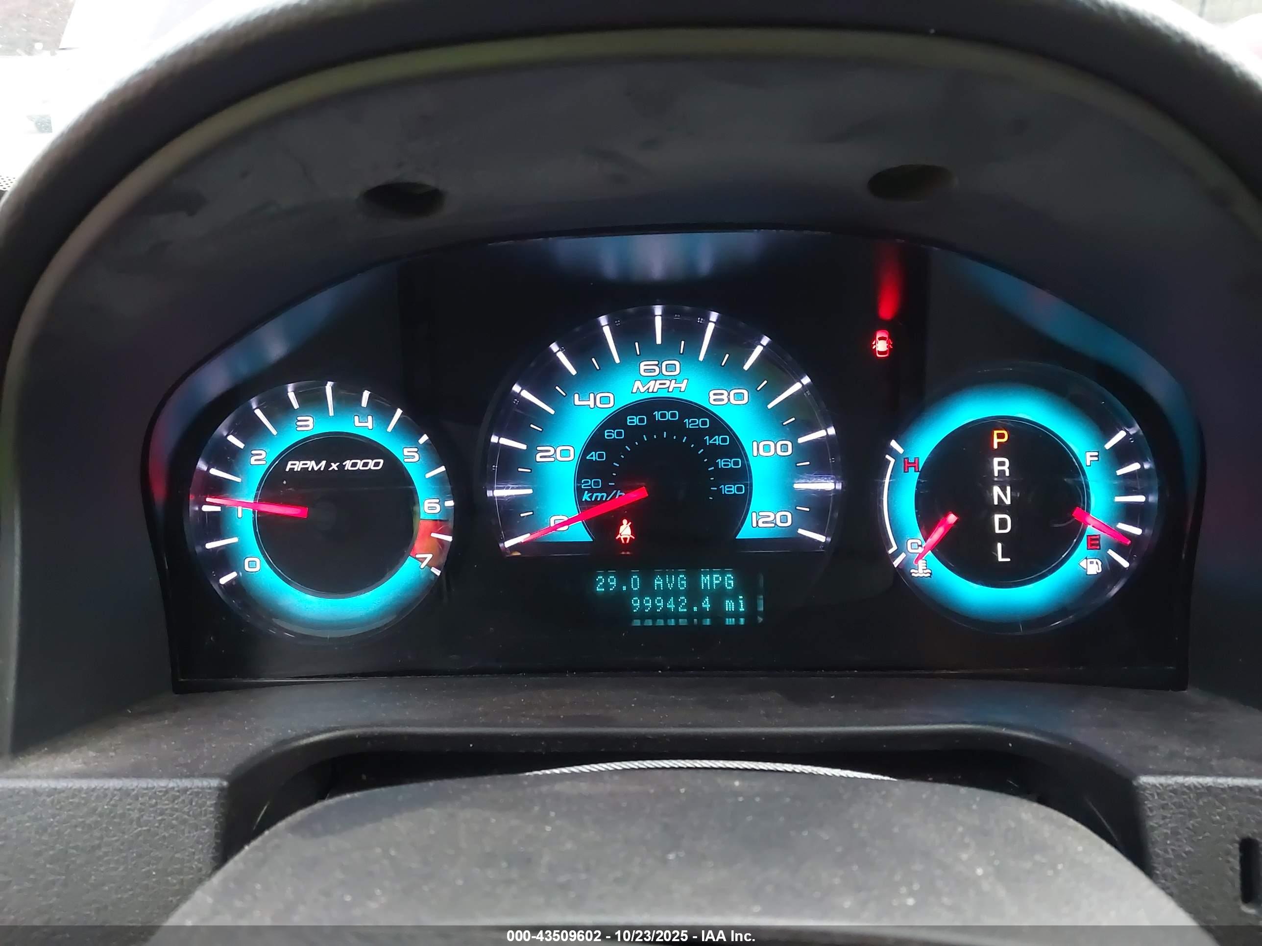 FORD FUSION image 7