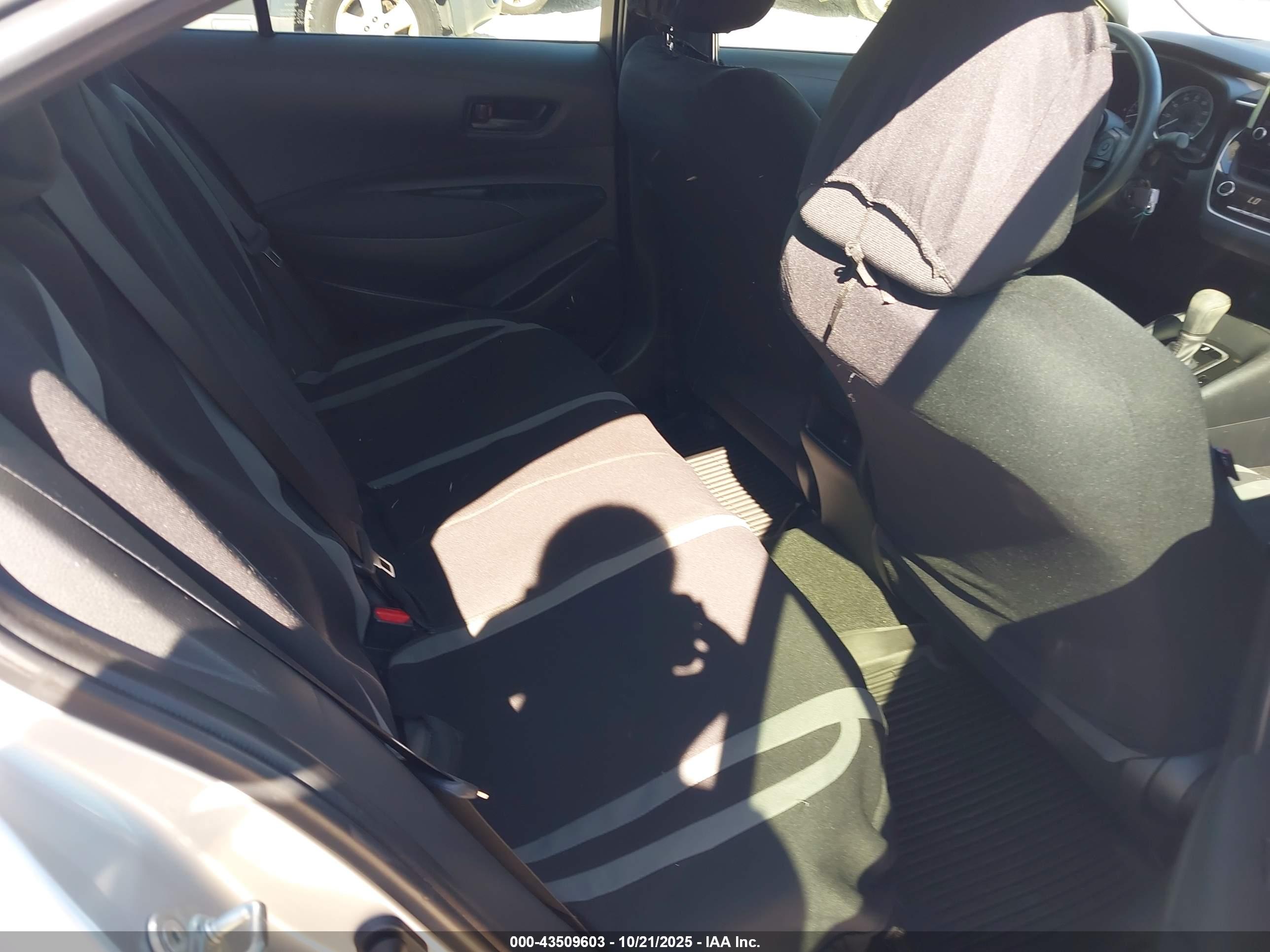 TOYOTA COROLLA image 8