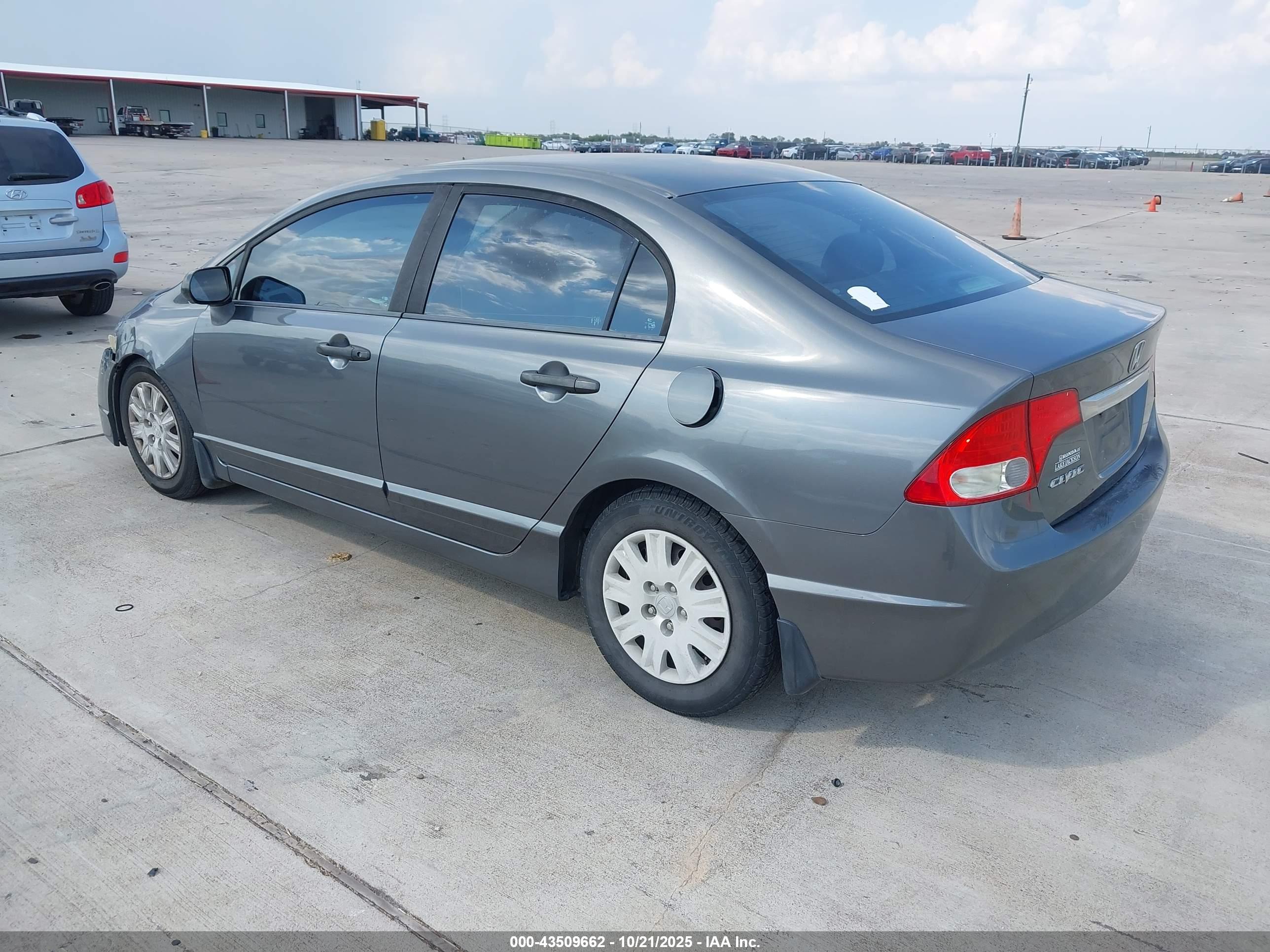 HONDA CIVIC image 3