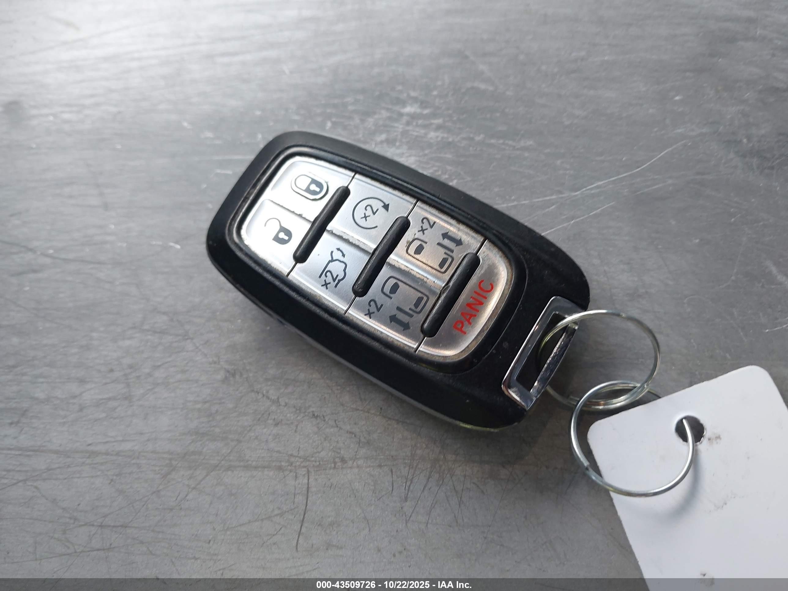 CHRYSLER PACIFICA image 11