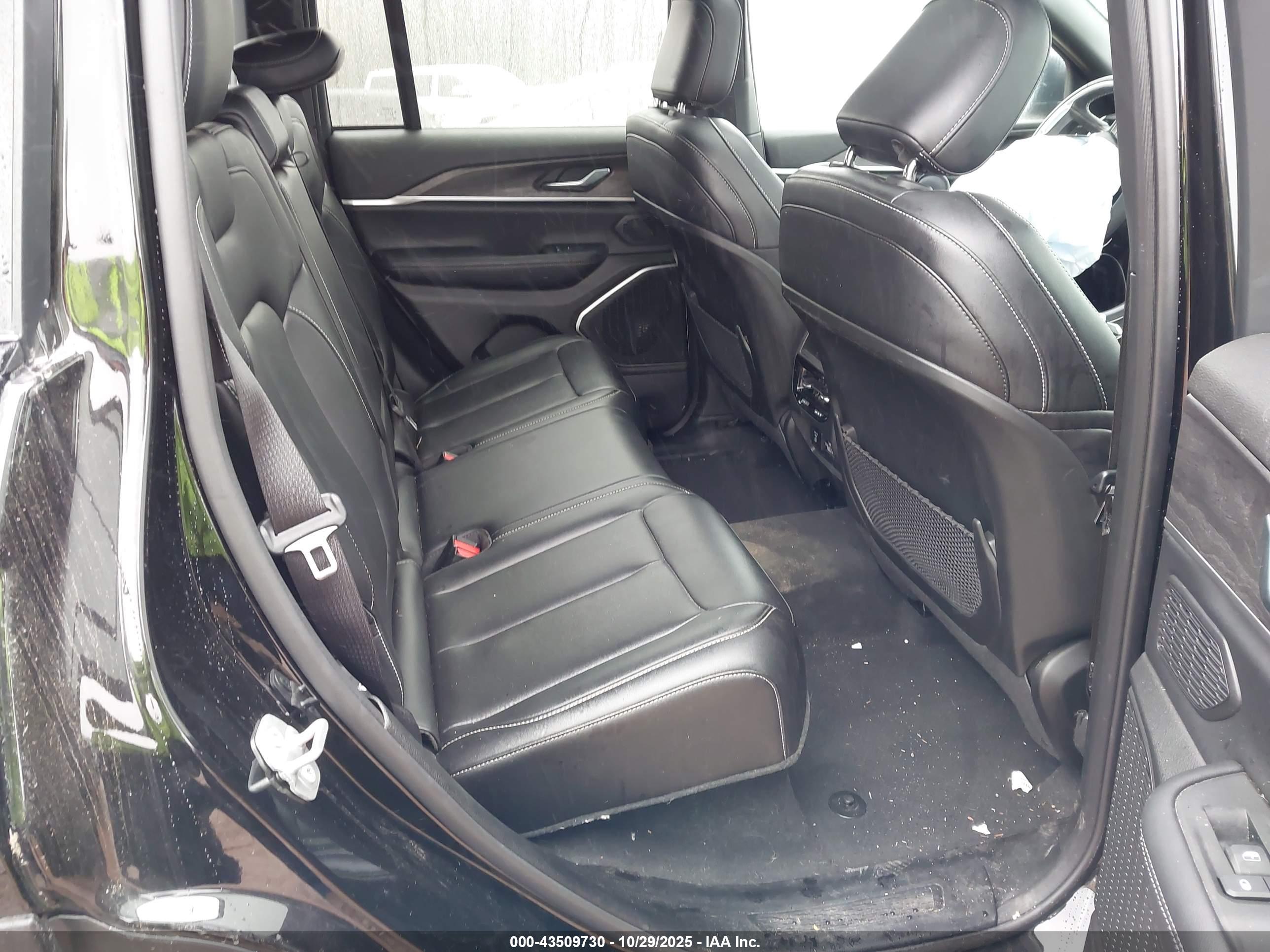 JEEP GRAND image 8