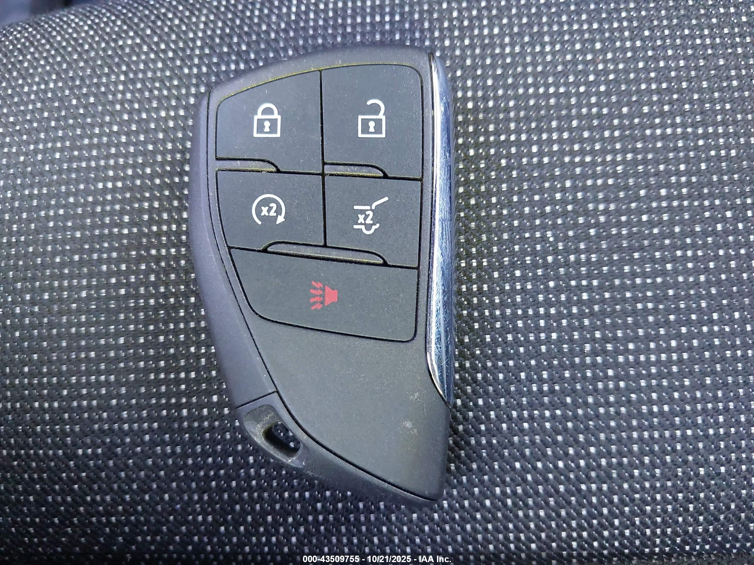 CHEVROLET TRAVERSE image 11