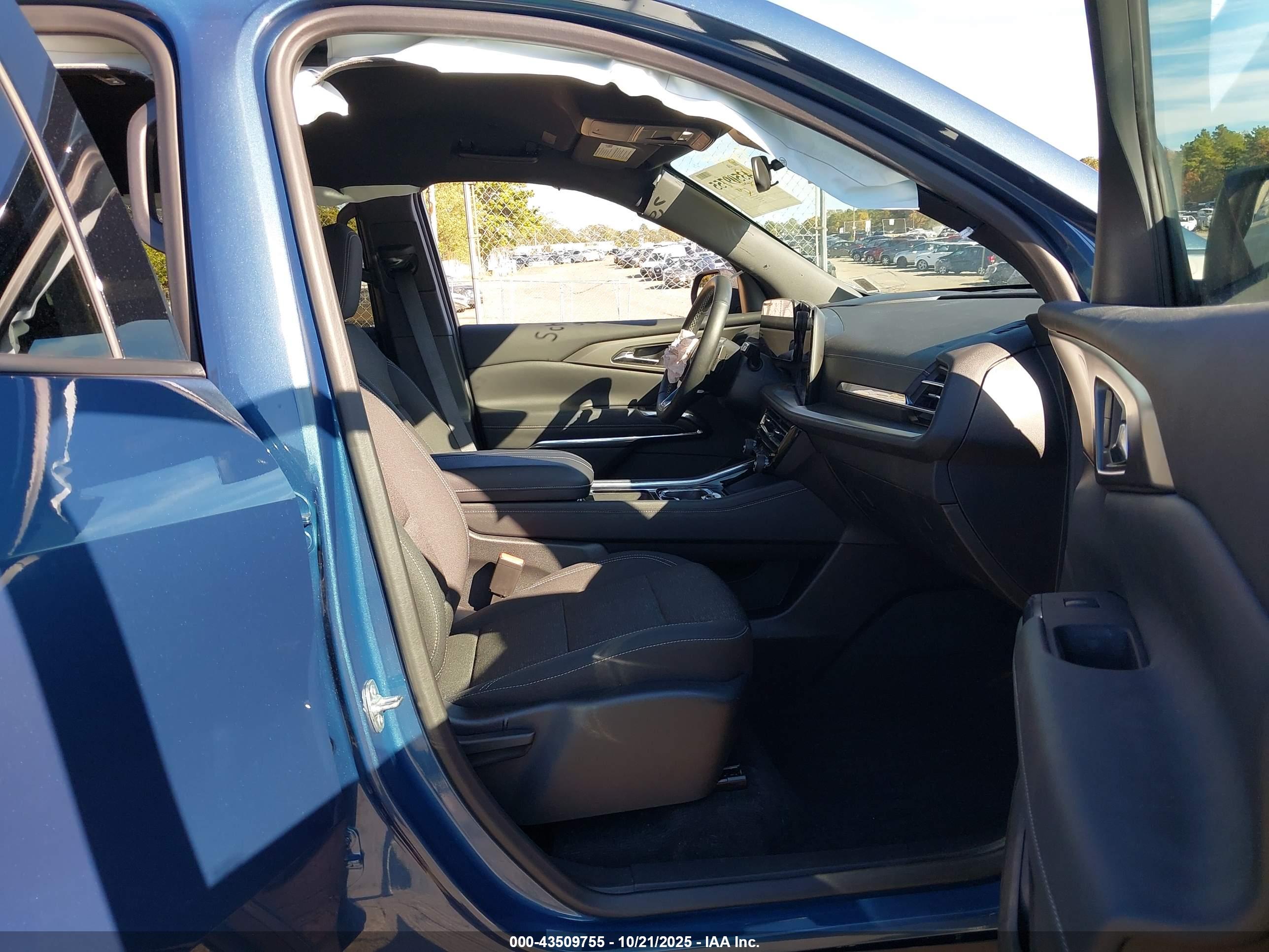 CHEVROLET TRAVERSE image 5