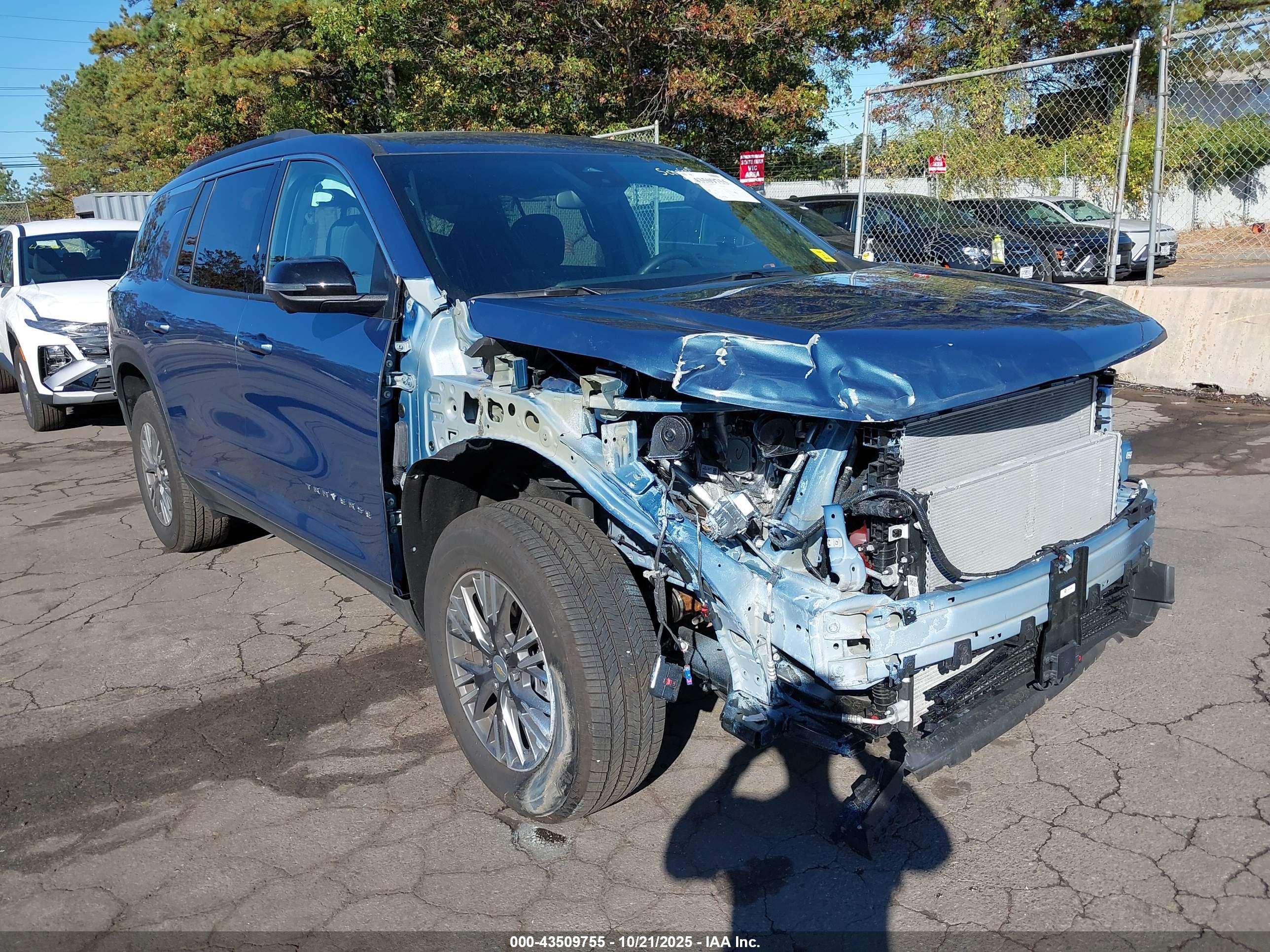 CHEVROLET TRAVERSE image 6