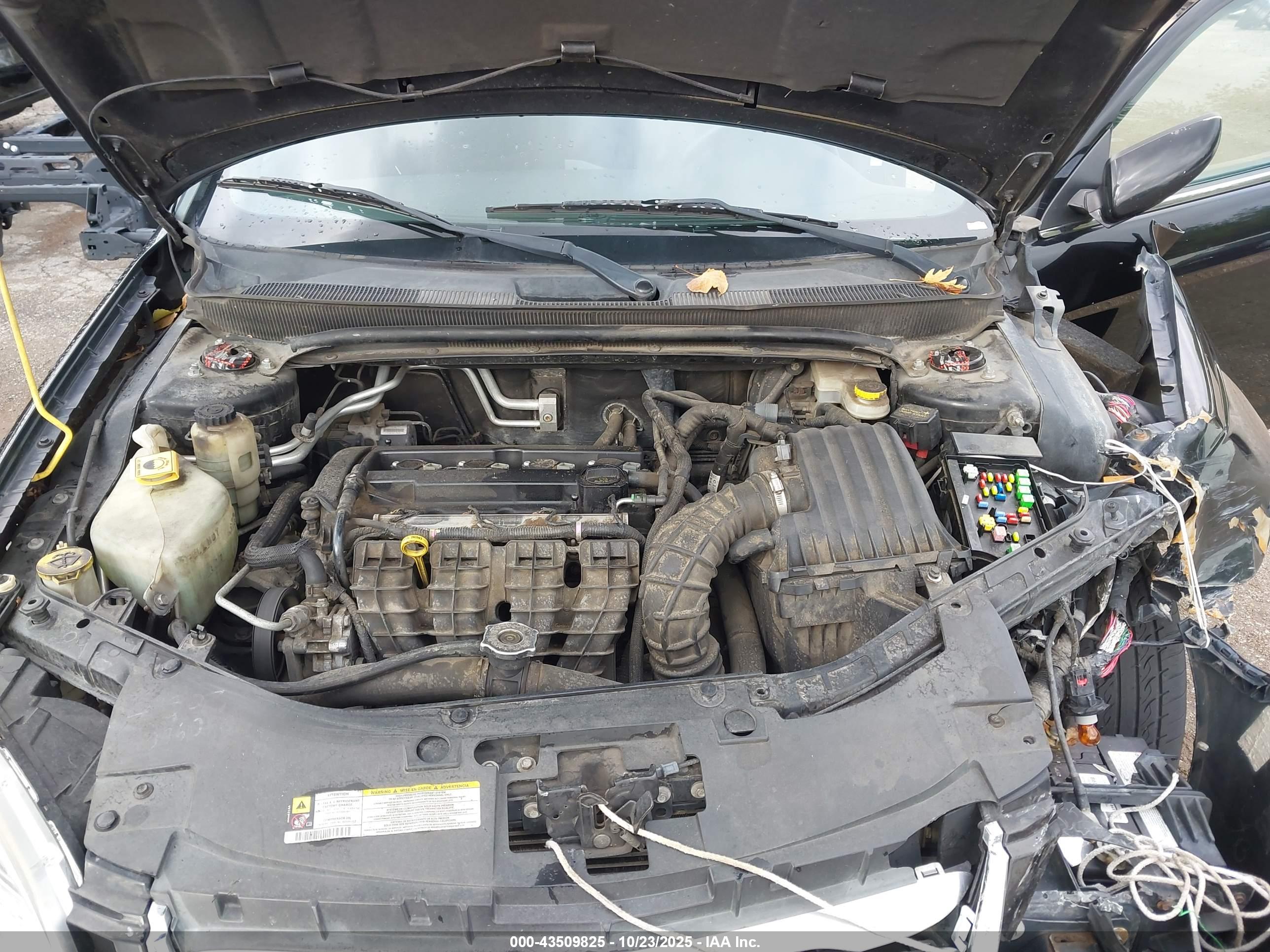 CHRYSLER 200 image 10