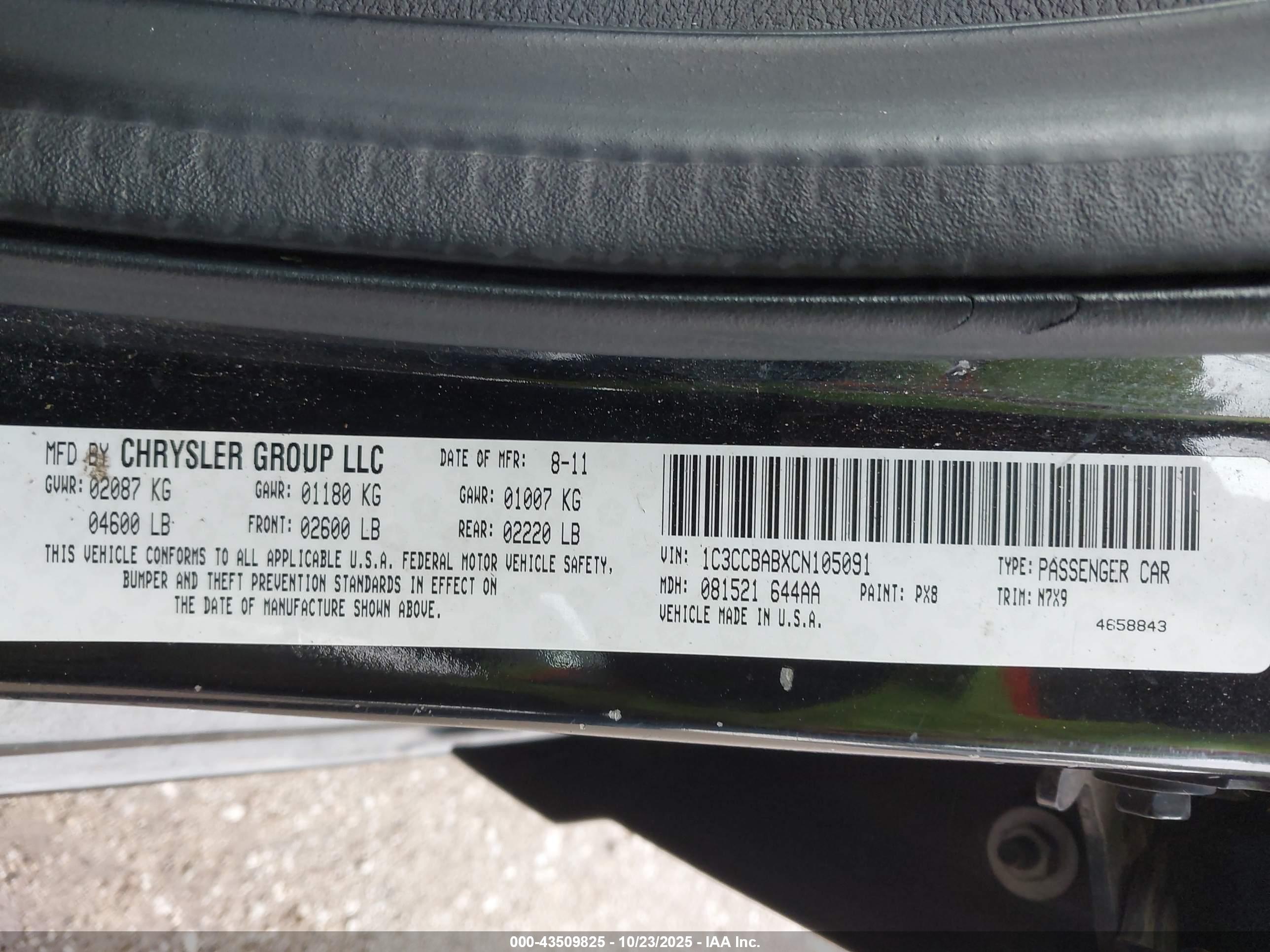 CHRYSLER 200 image 9
