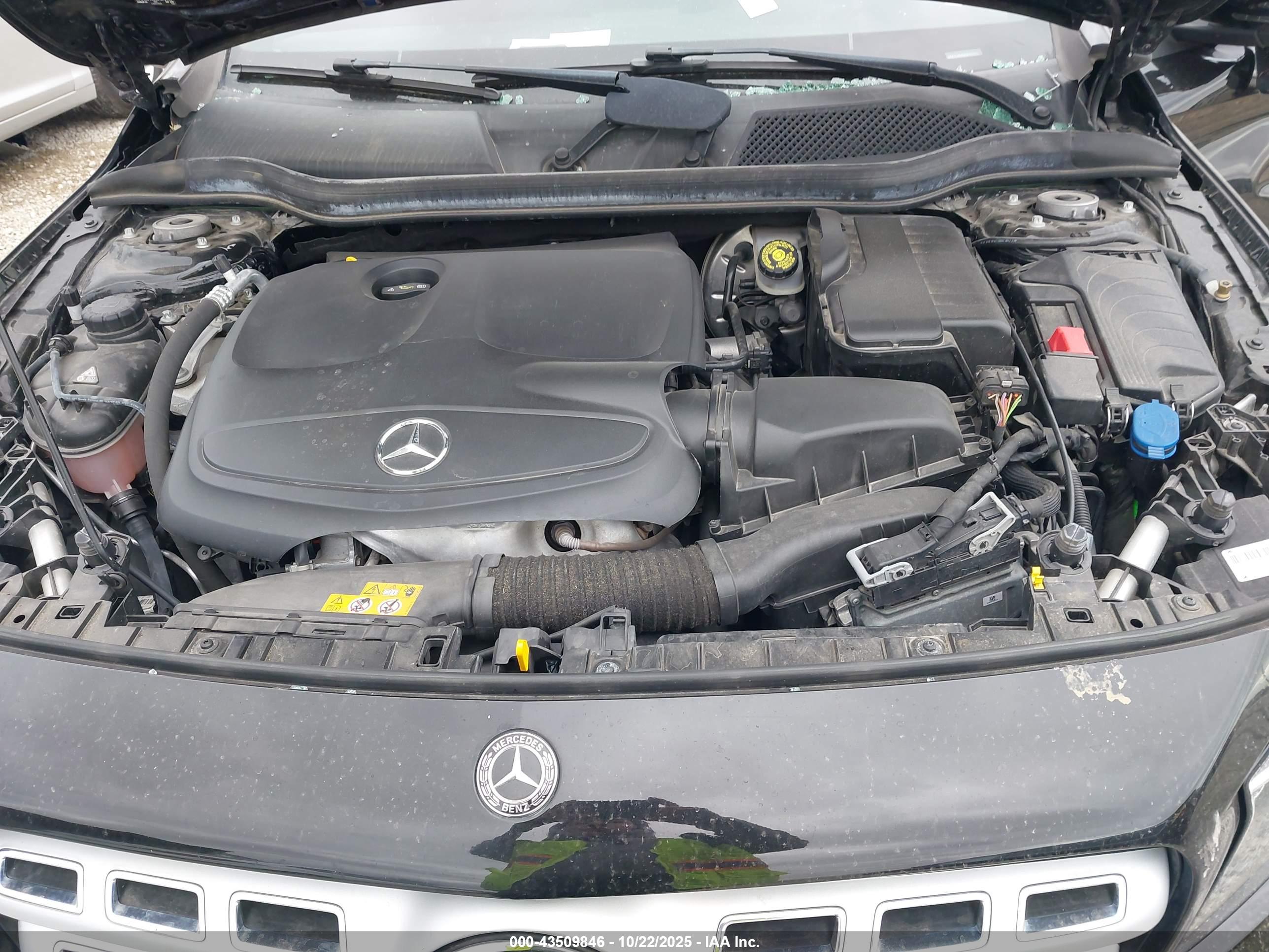 MERCEDES-BENZ GLA image 10