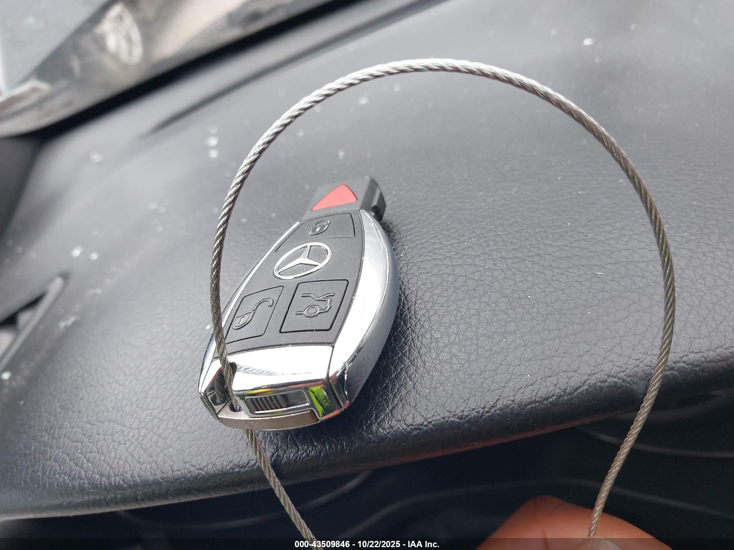 MERCEDES-BENZ GLA image 11