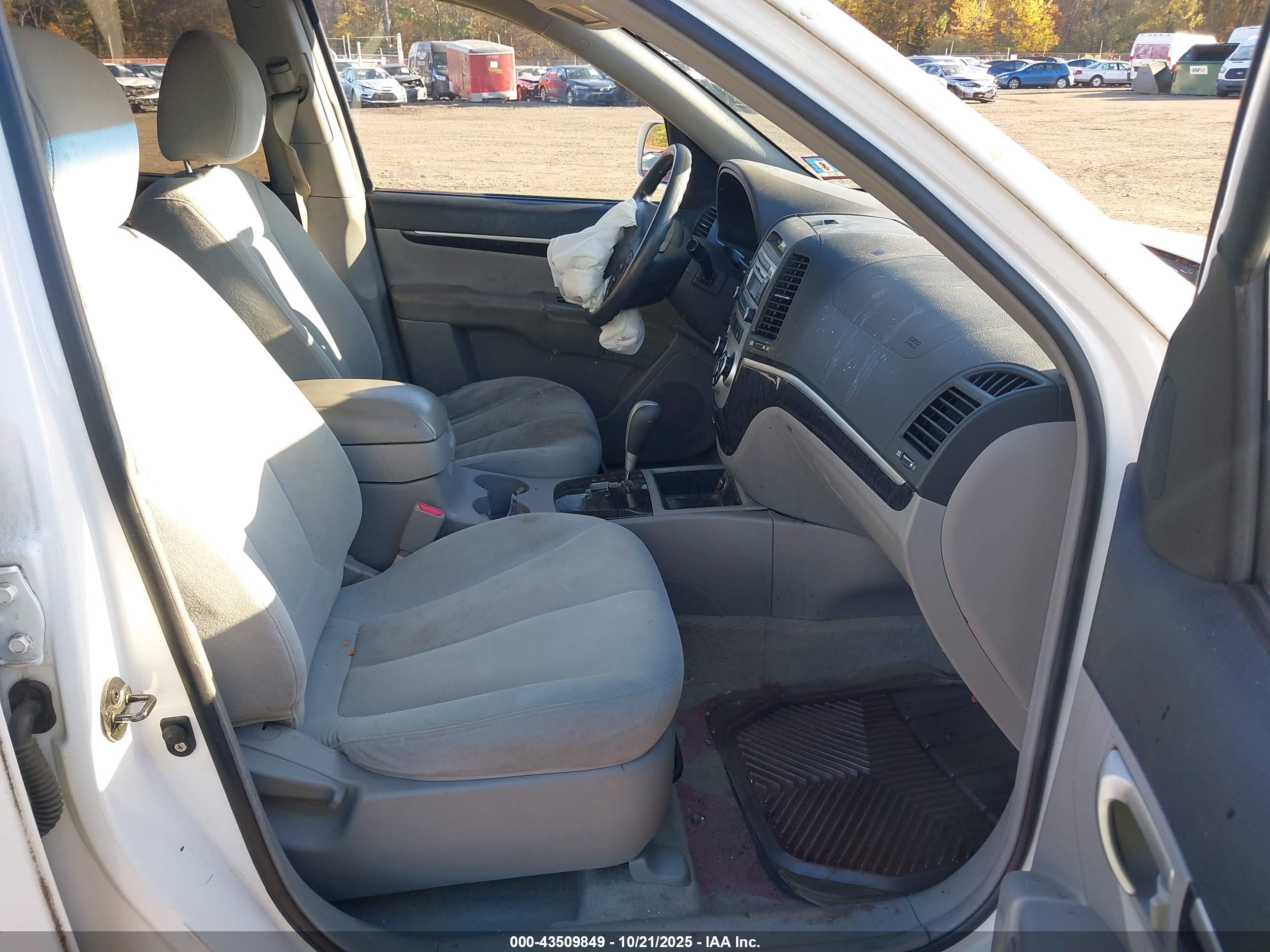 HYUNDAI SANTA image 5
