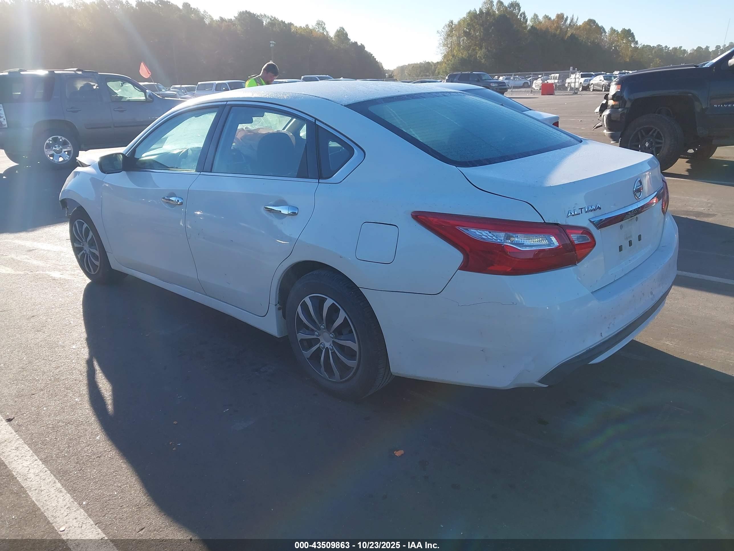 NISSAN ALTIMA image 3