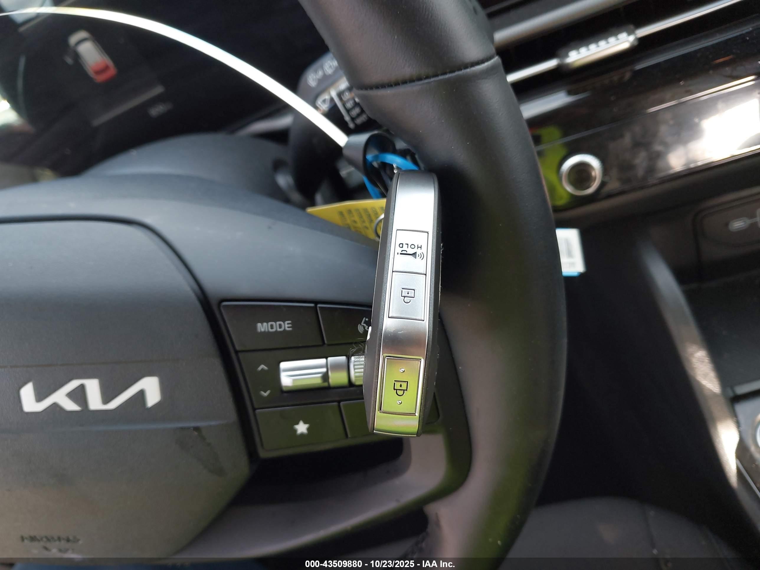 KIA SPORTAGE image 11