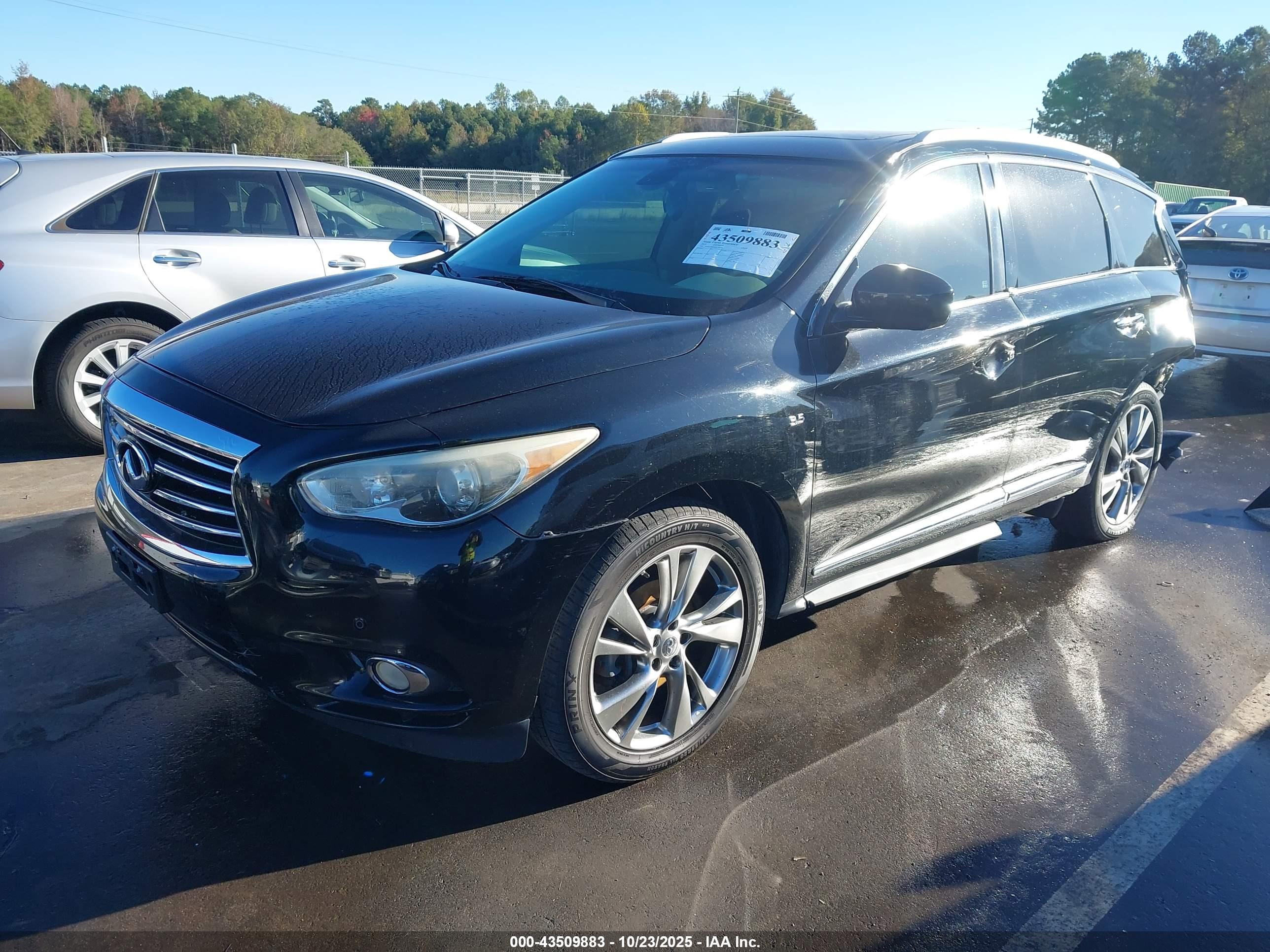 INFINITI QX60 image 2