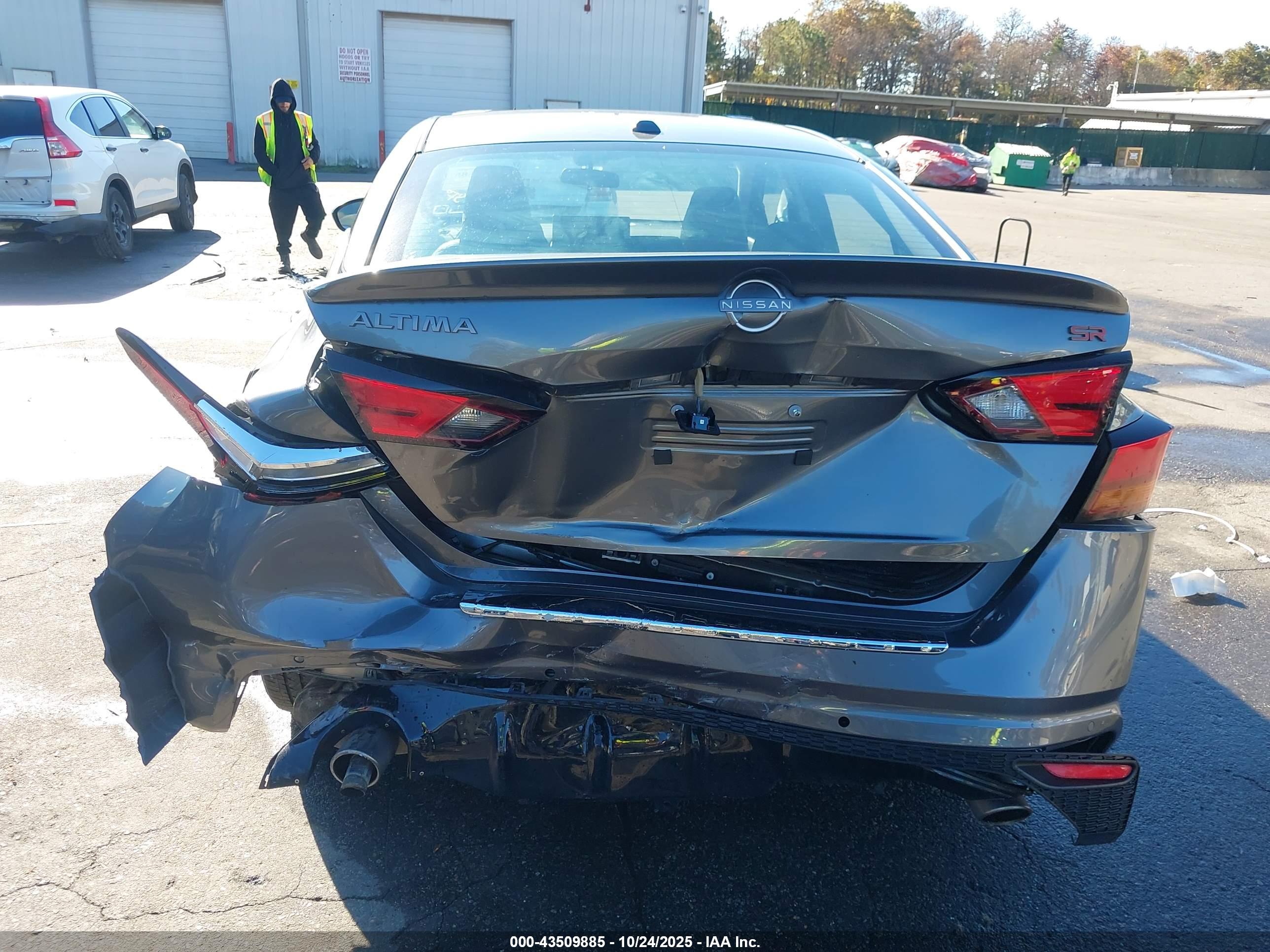 NISSAN ALTIMA image 6