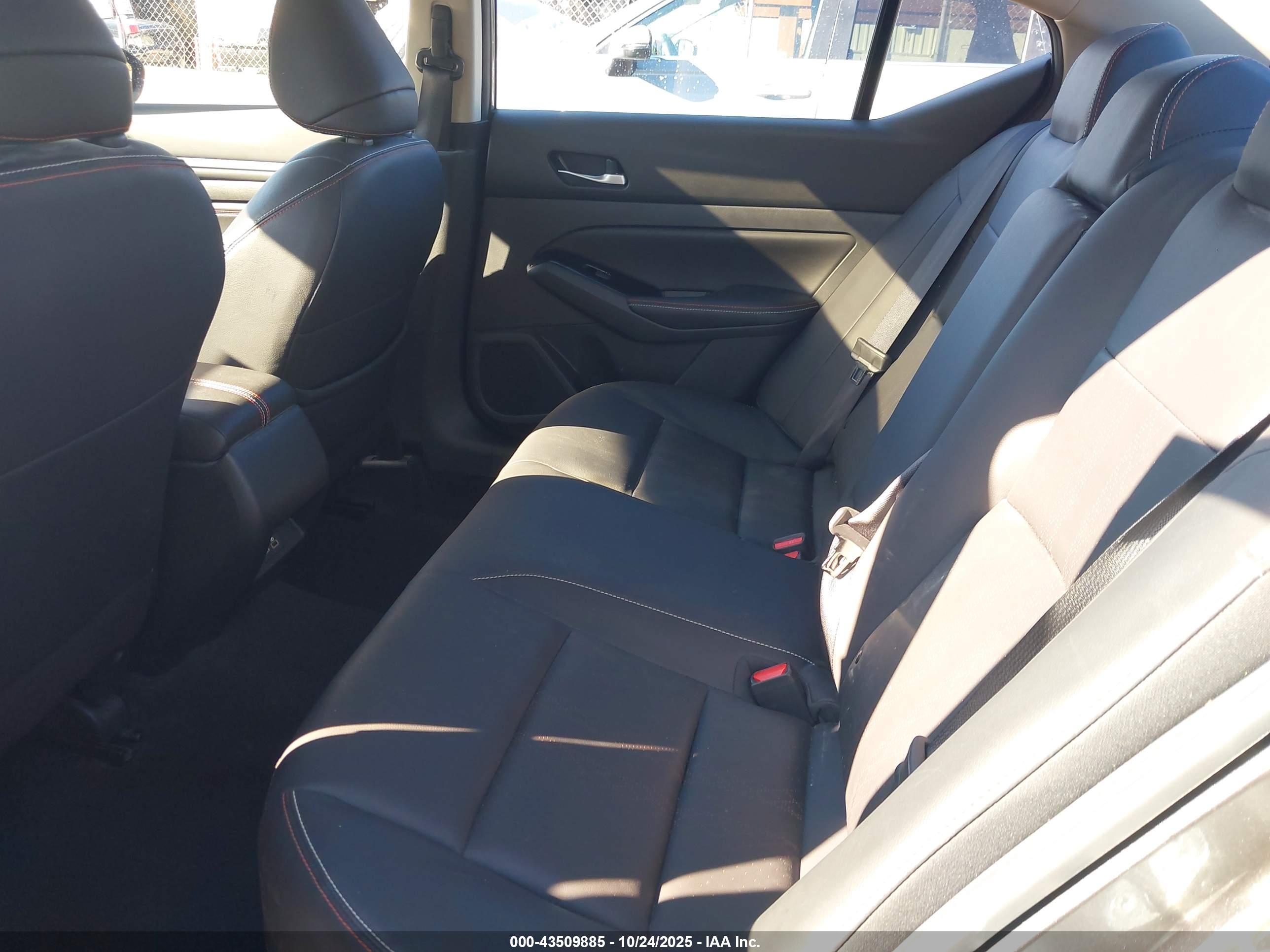 NISSAN ALTIMA image 8