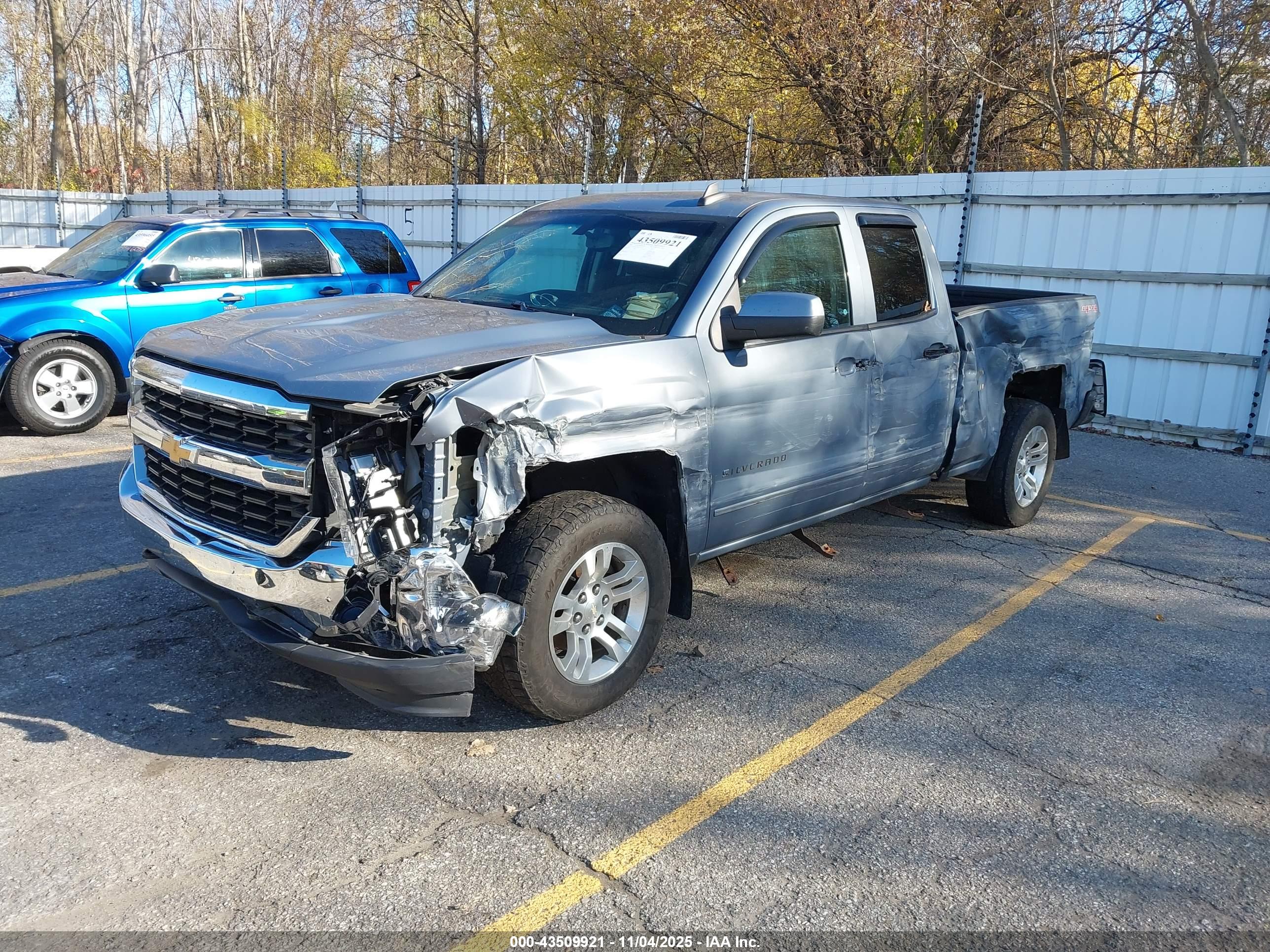 CHEVROLET SILVERADO image 2