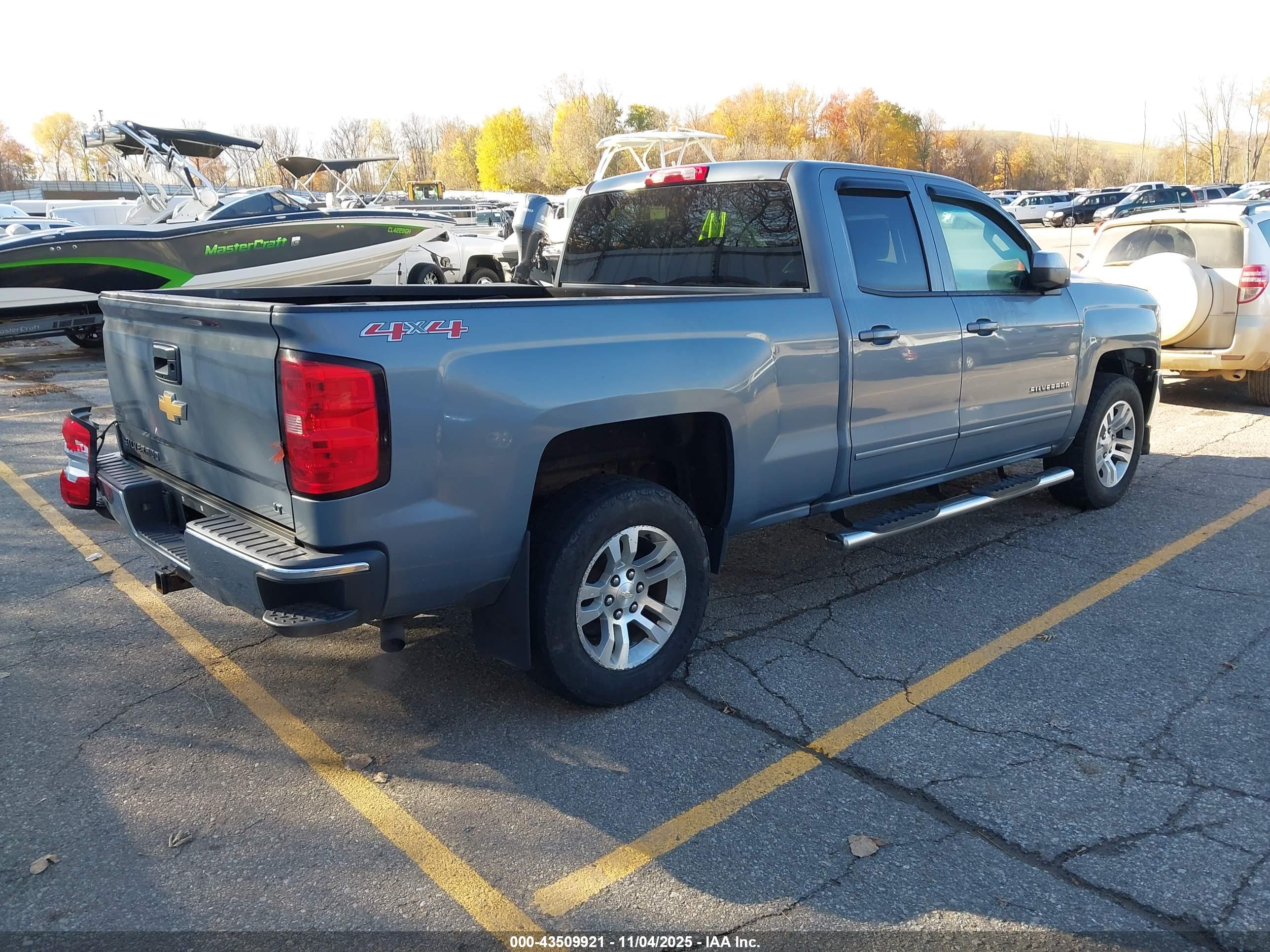 CHEVROLET SILVERADO image 4