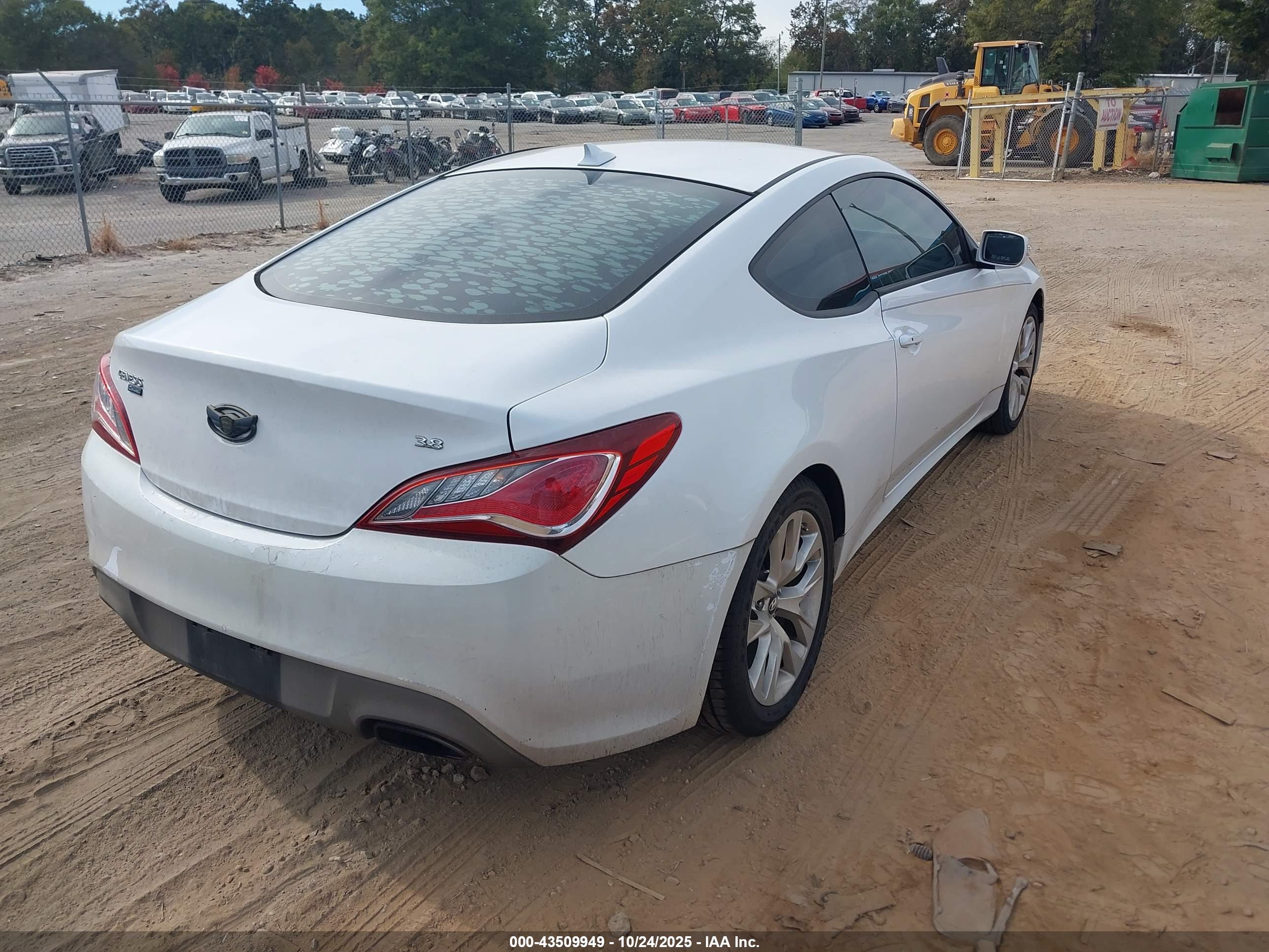 HYUNDAI GENESIS image 4