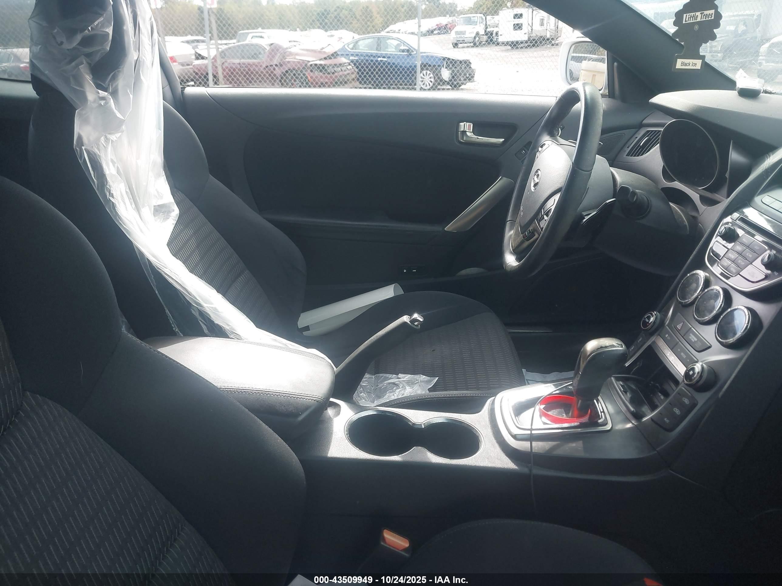HYUNDAI GENESIS image 5
