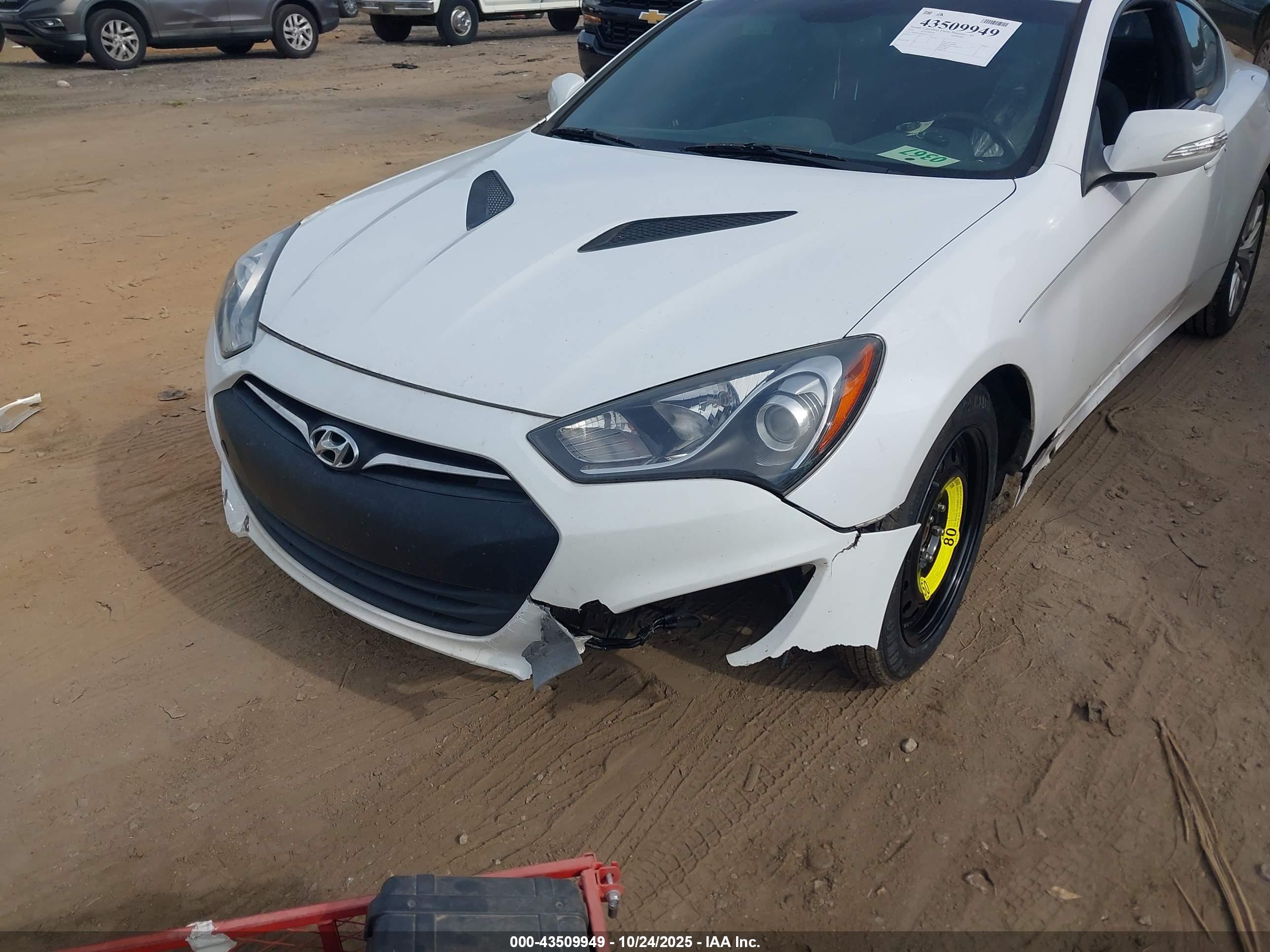 HYUNDAI GENESIS image 6