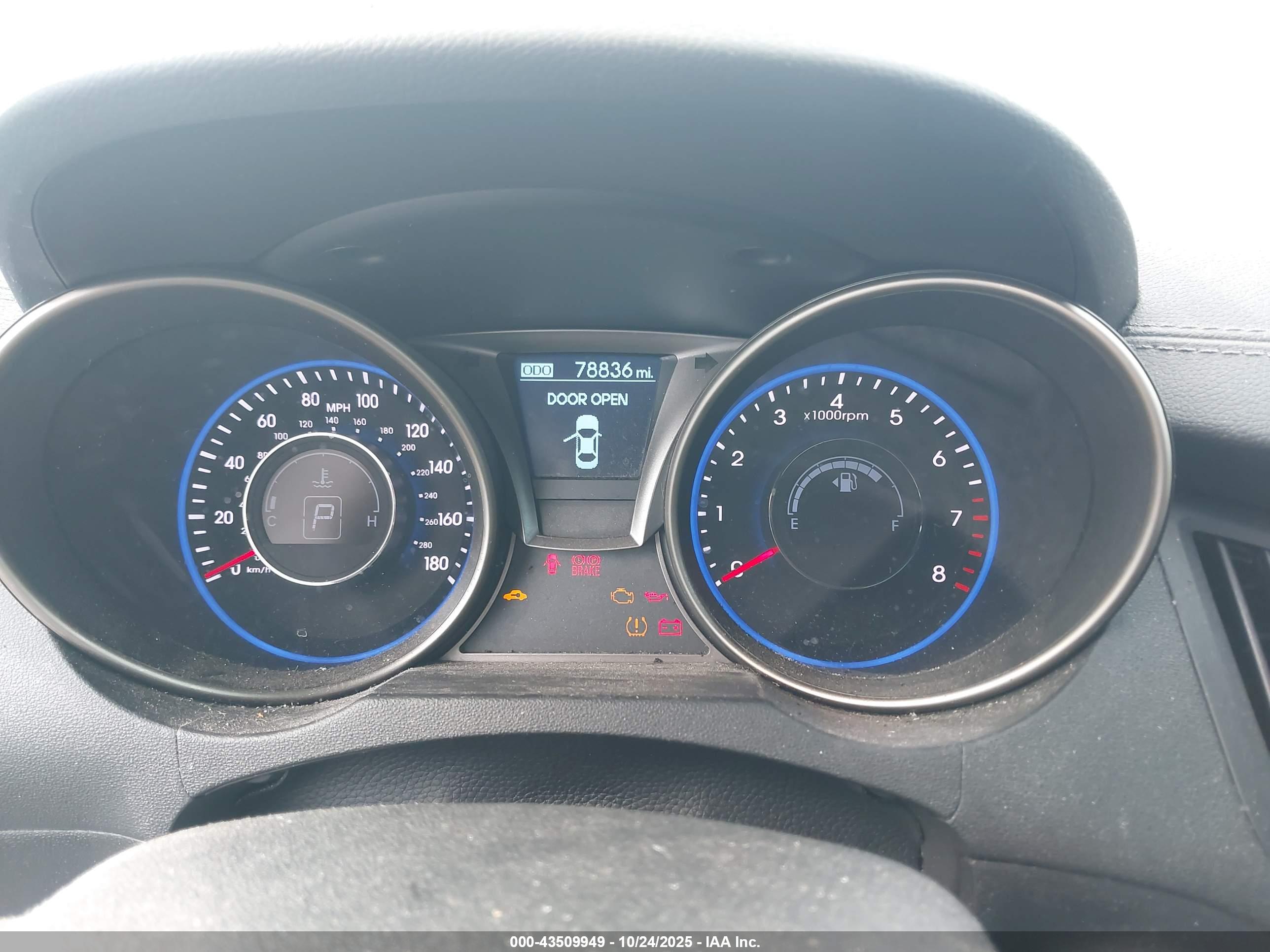 HYUNDAI GENESIS image 7