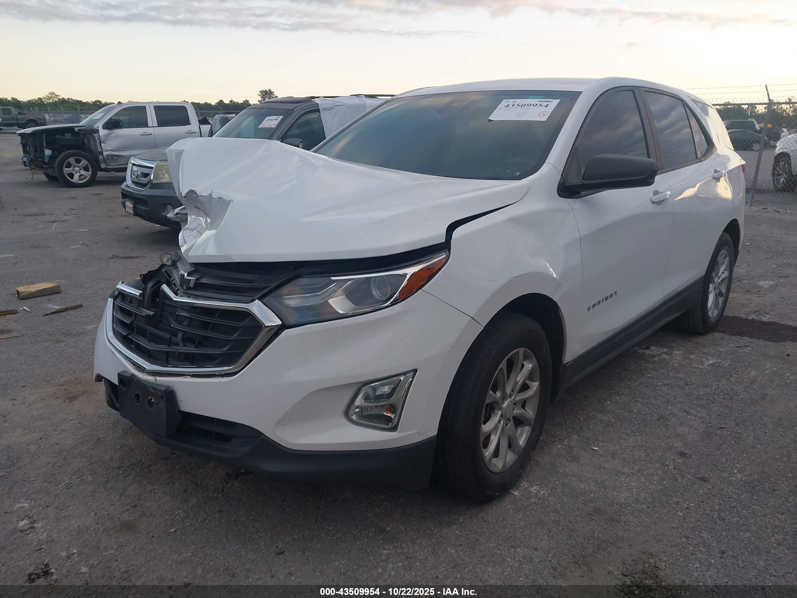 CHEVROLET EQUINOX image 2