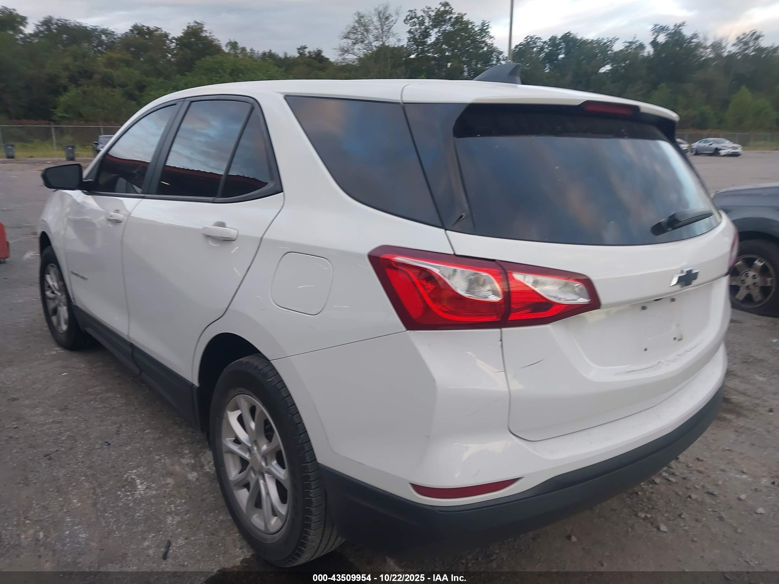 CHEVROLET EQUINOX image 3