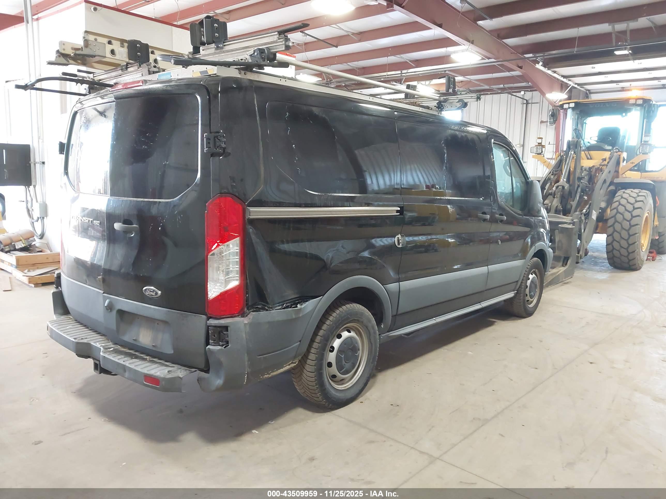 FORD TRANSIT-150 image 4