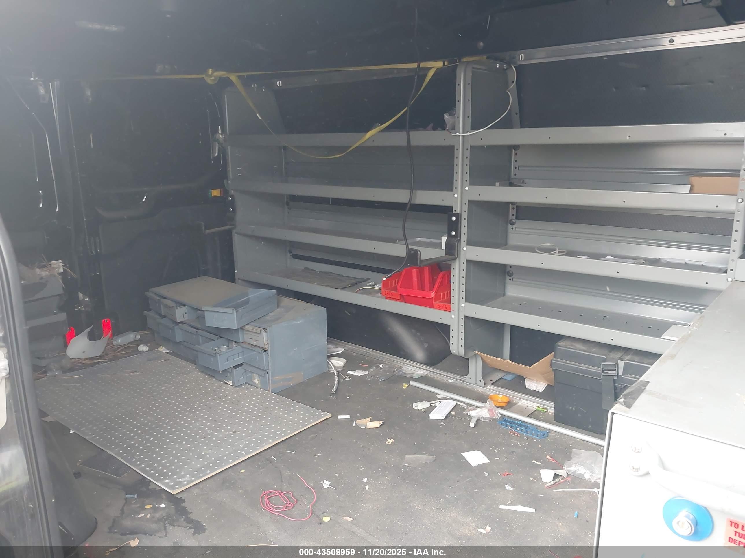 FORD TRANSIT-150 image 8