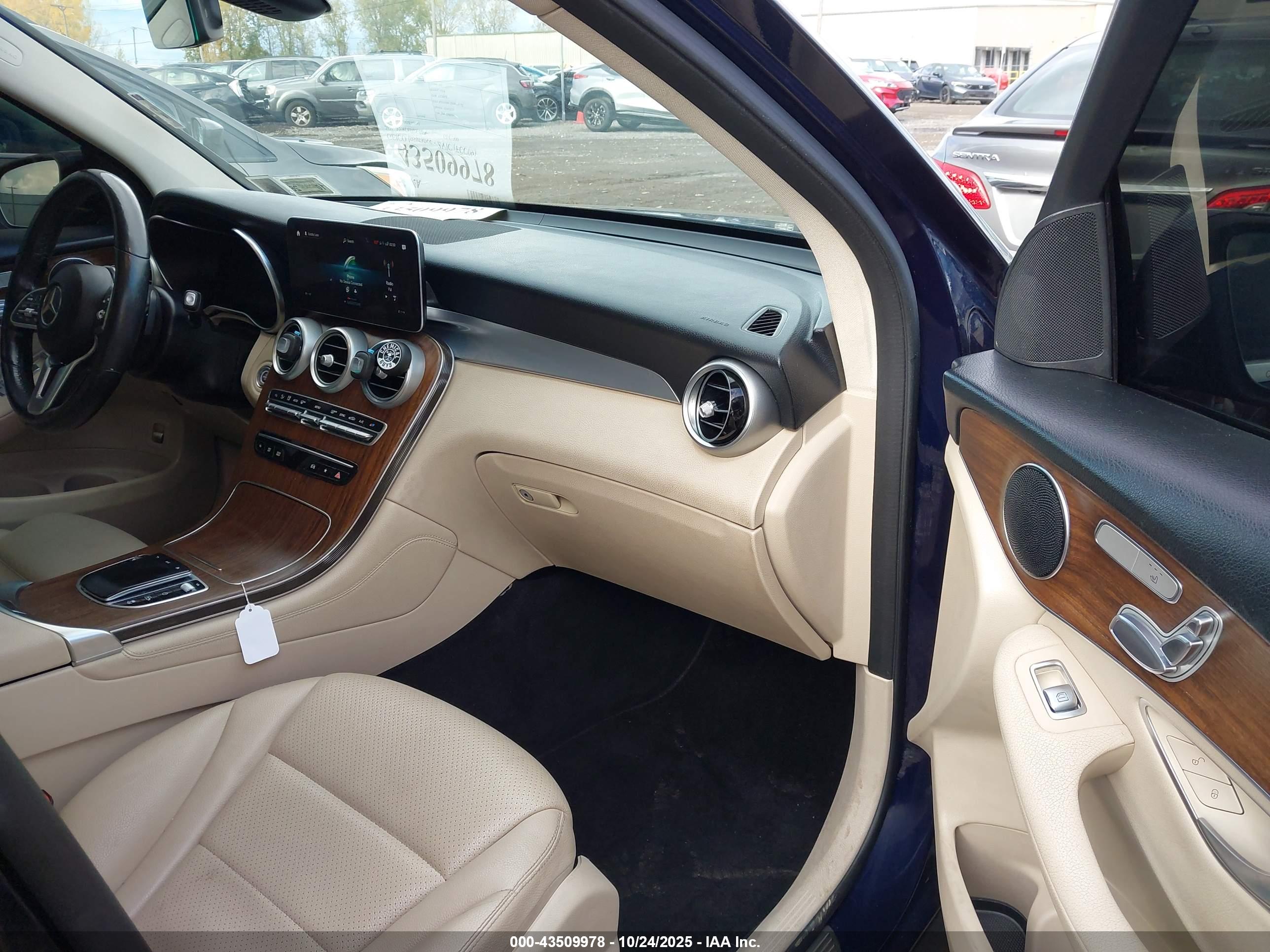 MERCEDES-BENZ GLC image 5