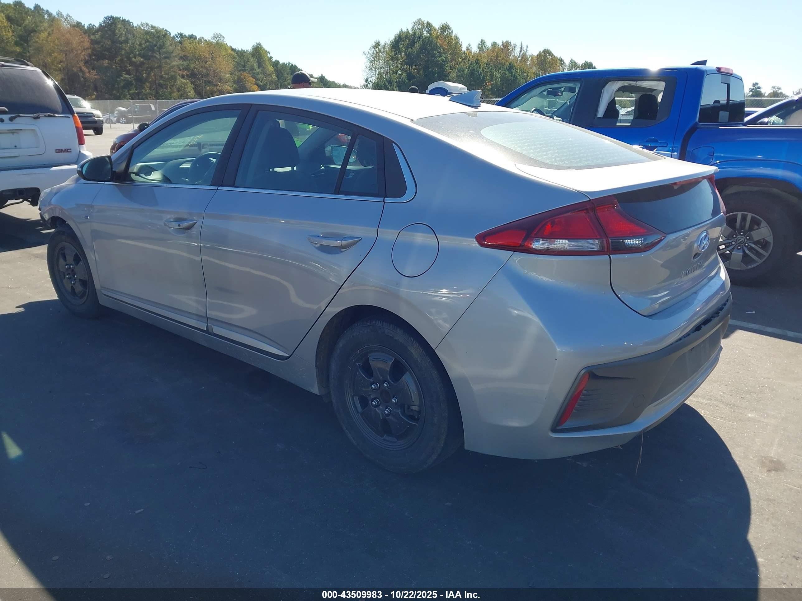 HYUNDAI IONIQ image 3