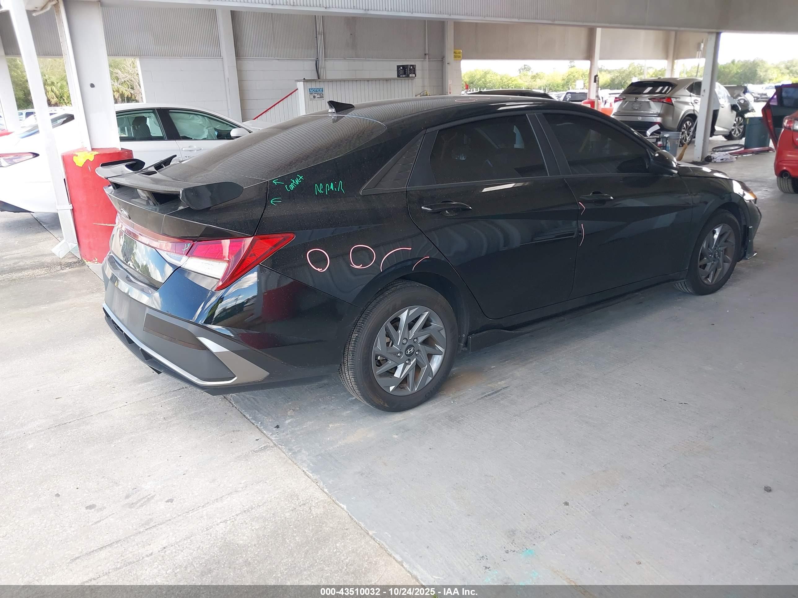 HYUNDAI ELANTRA image 4