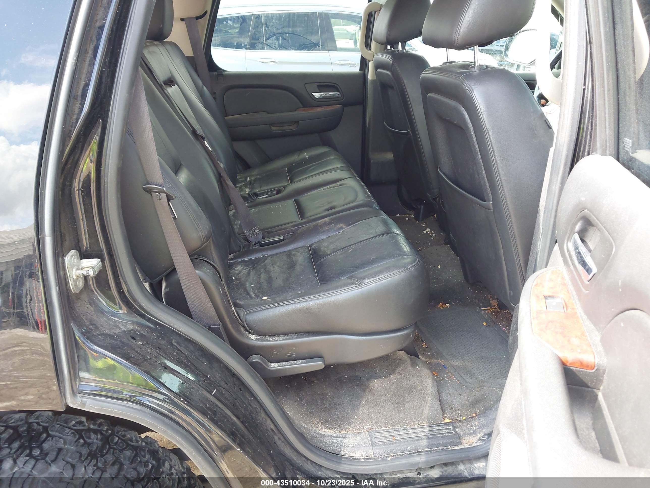 CHEVROLET TAHOE image 8