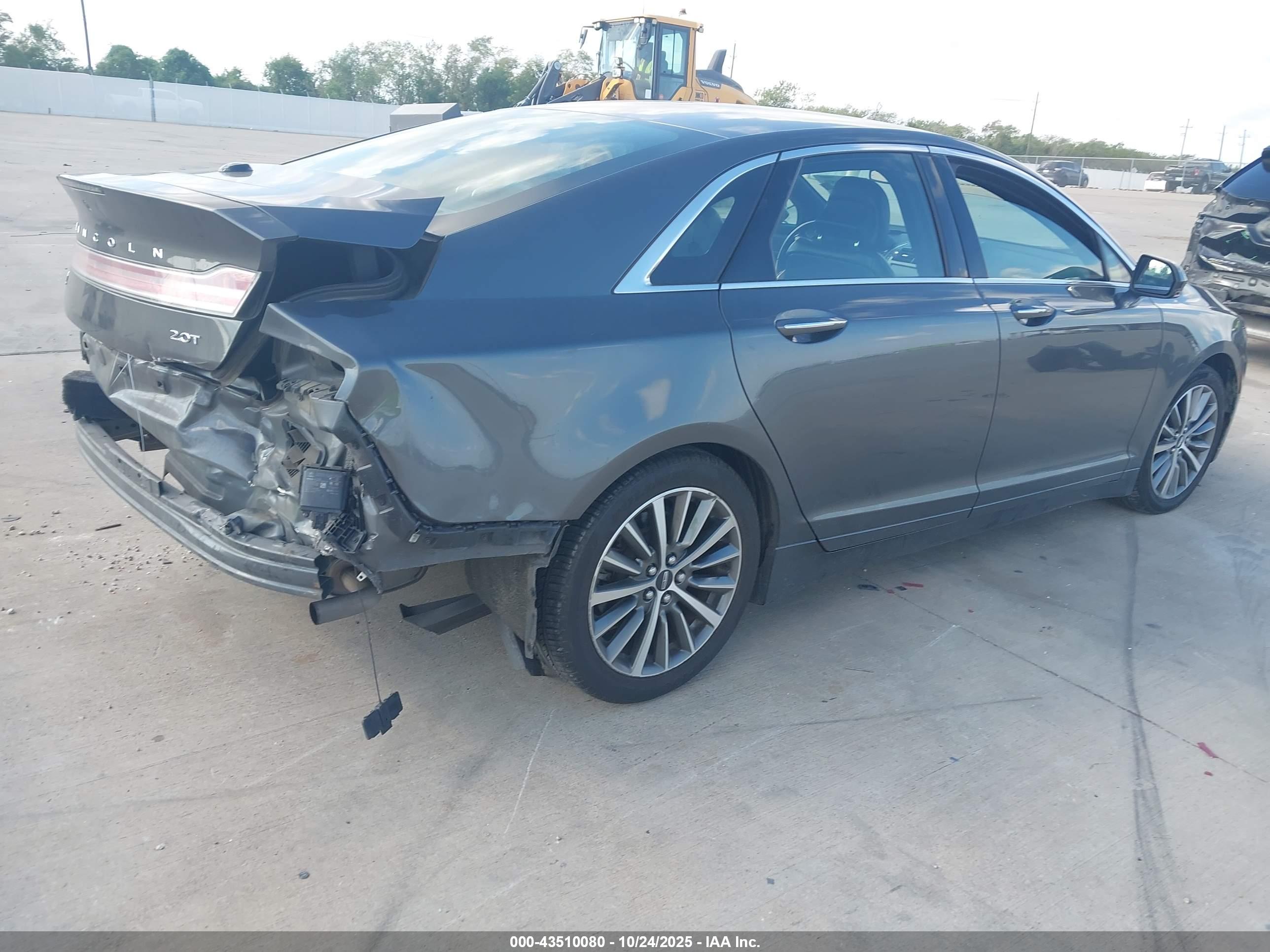 LINCOLN MKZ image 4