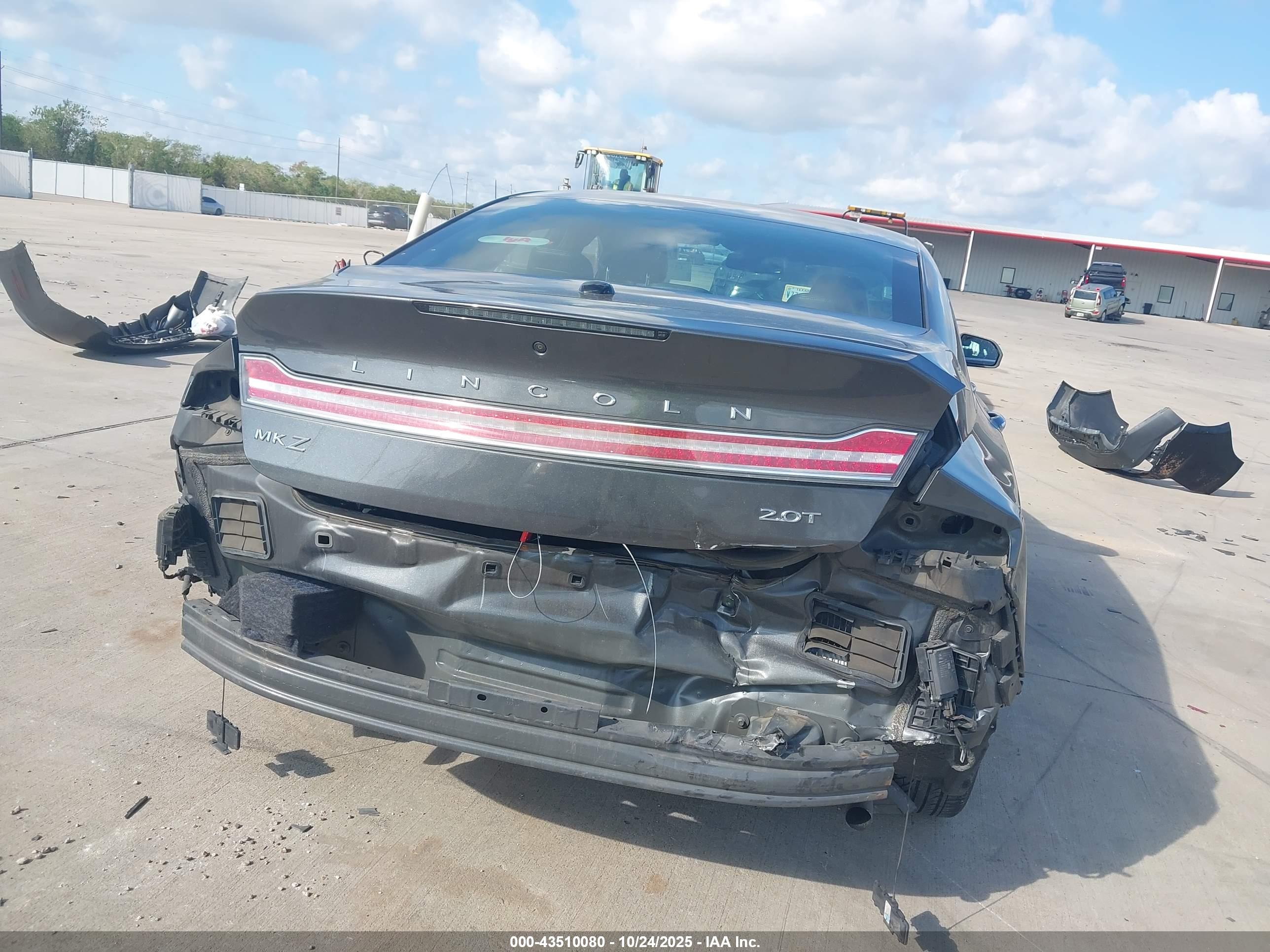 LINCOLN MKZ image 6