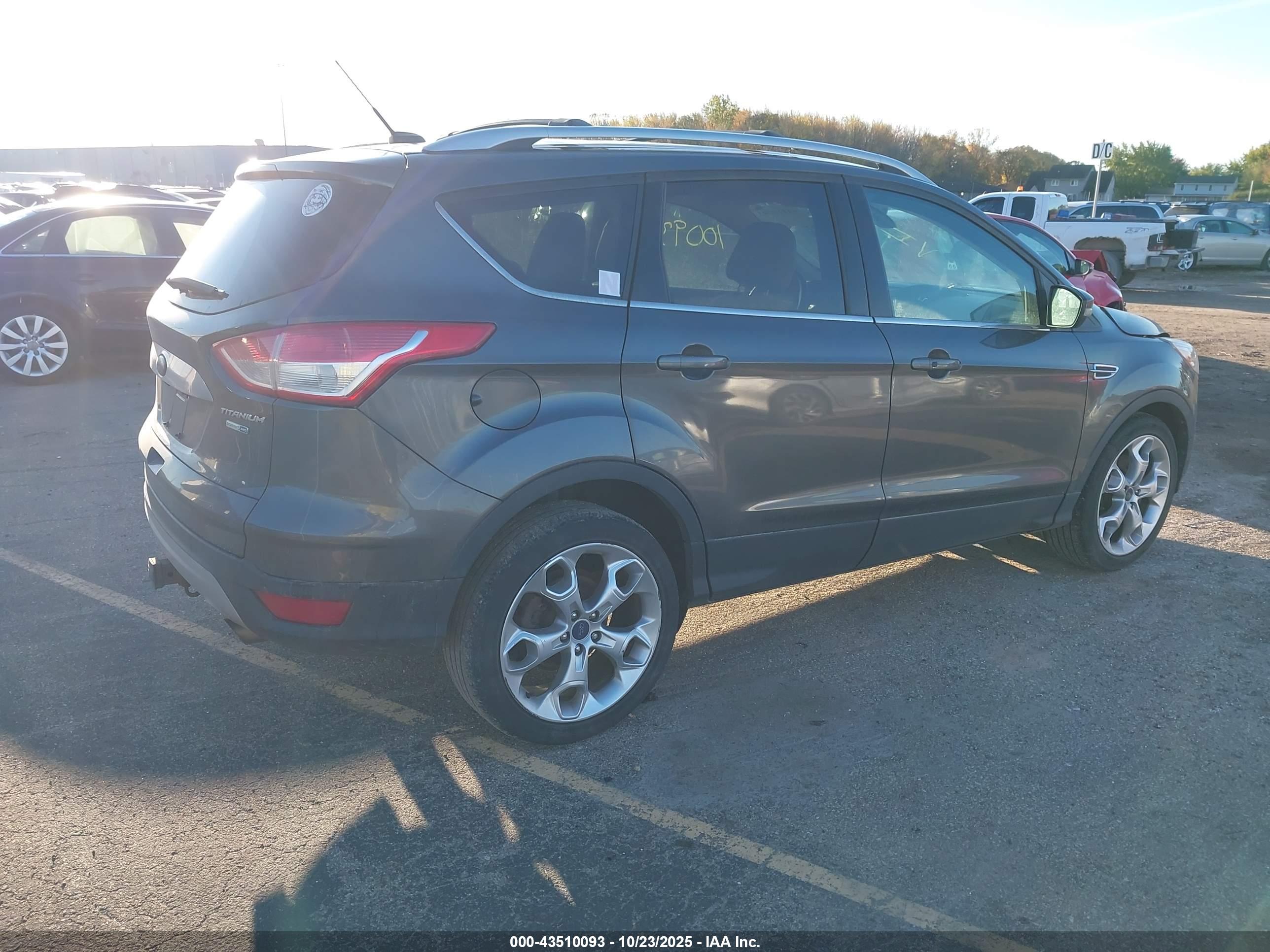 FORD ESCAPE image 4