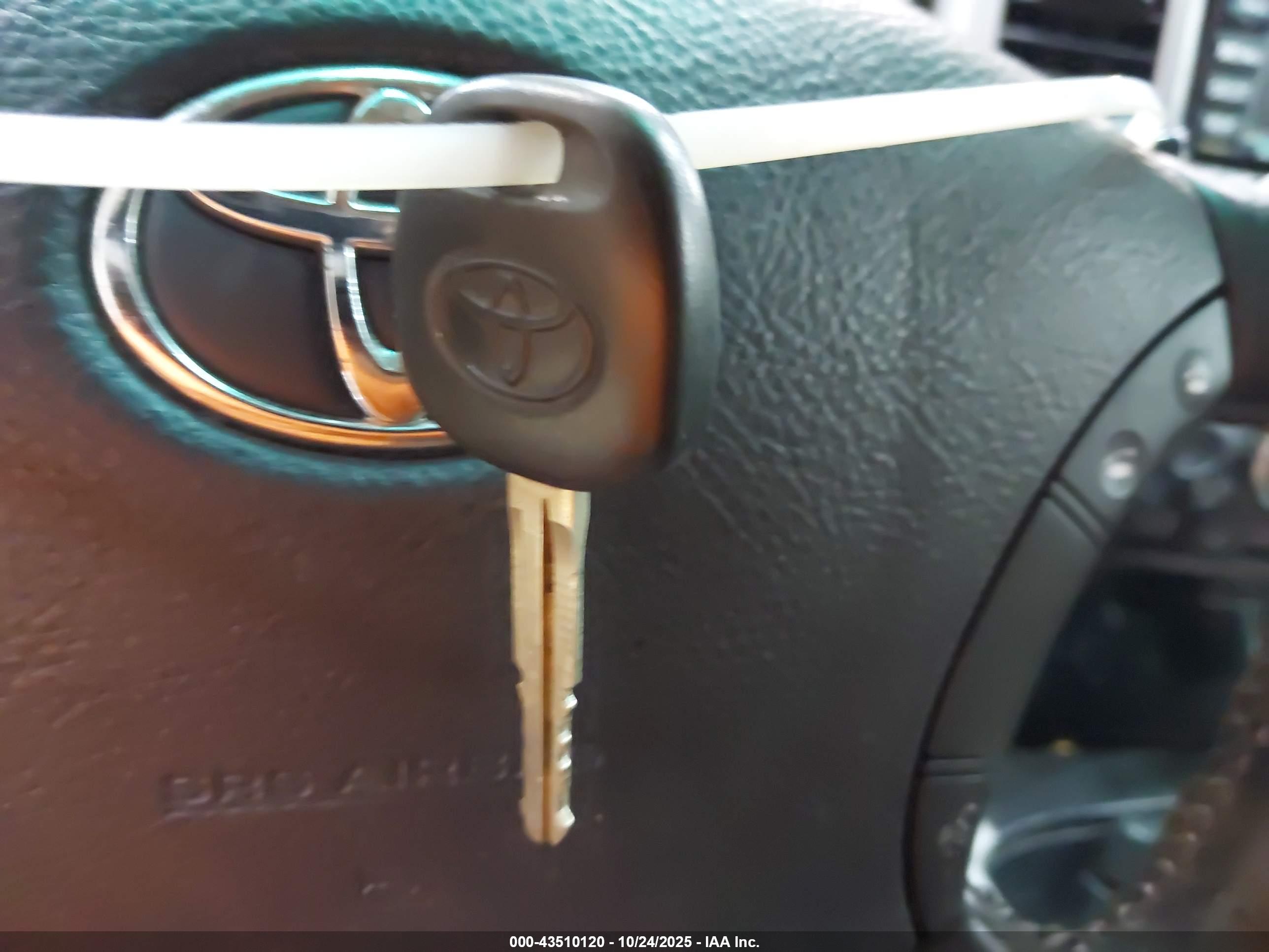 TOYOTA 4RUNNER image 11